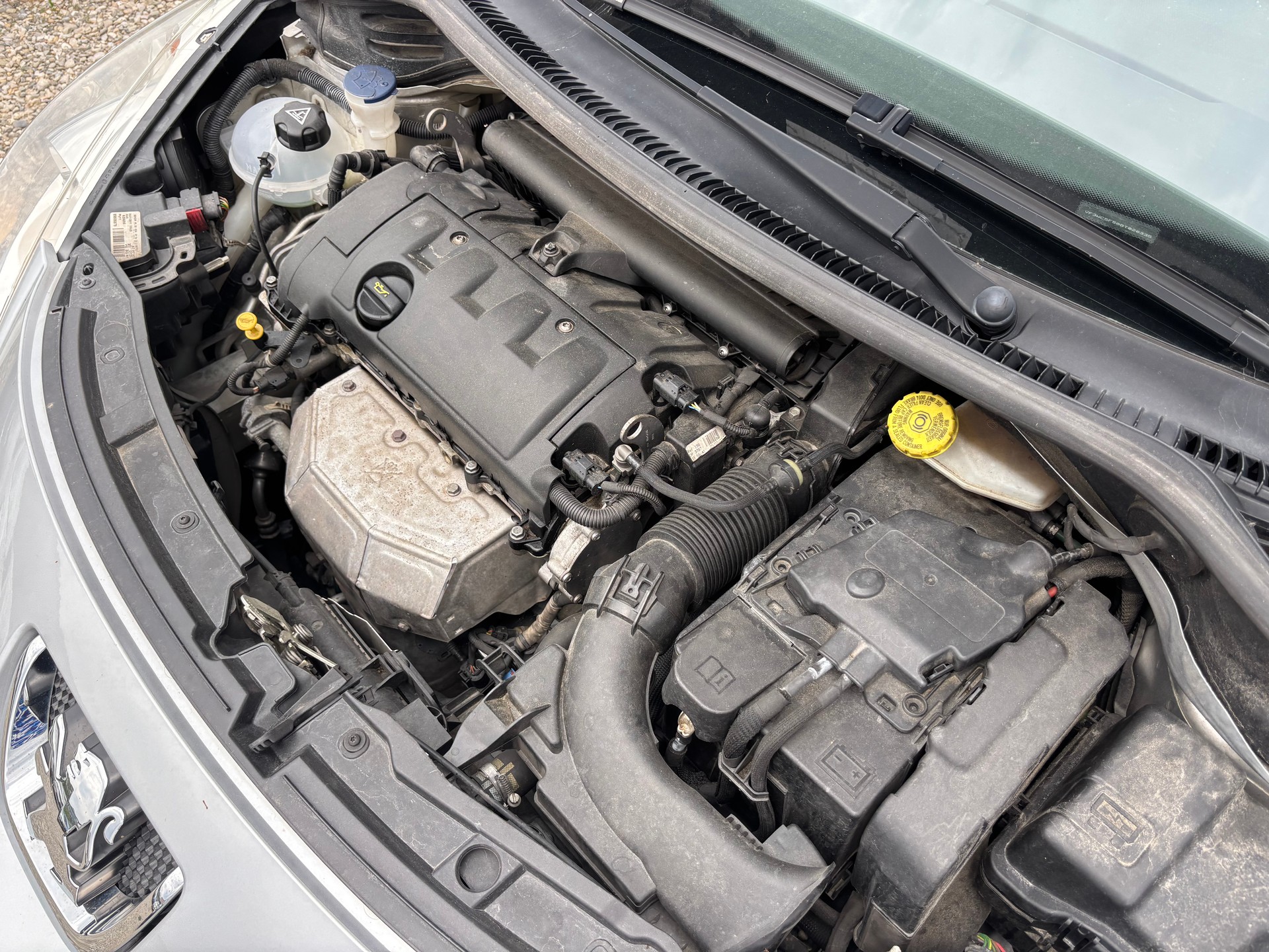 PEUGEOT 207 1.6 16V Sport-image-14