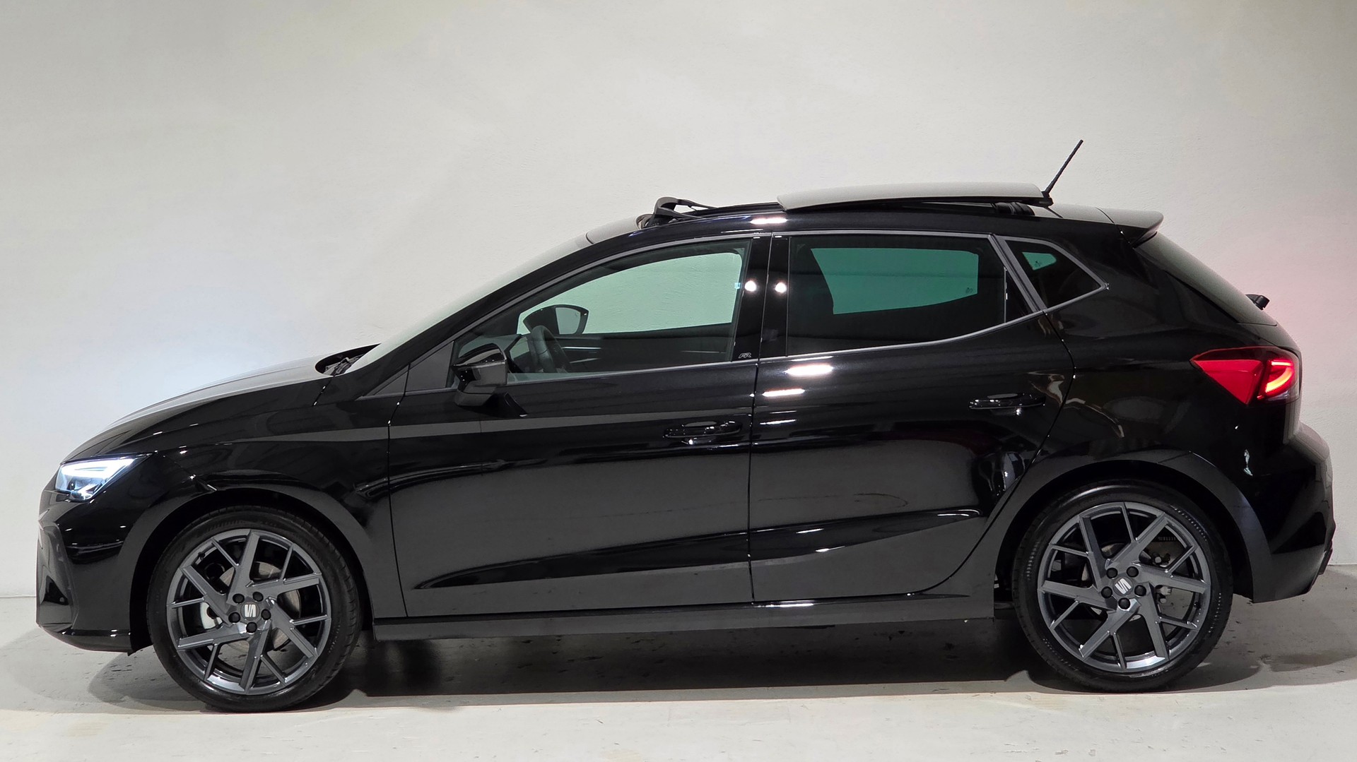 SEAT Ibiza 1.5 EcoTSI Hola FR DSG-image-1