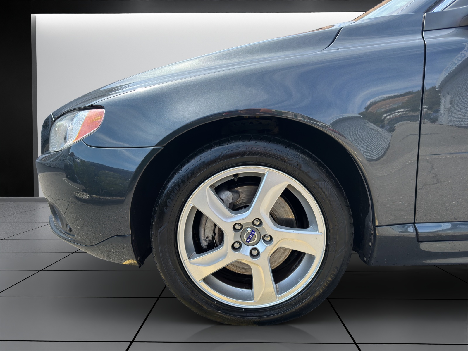 VOLVO V70 2.0T Momentum-image-5