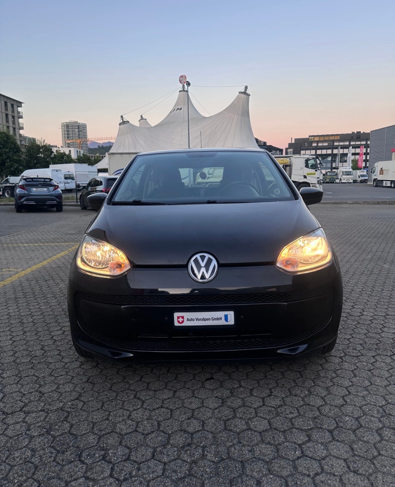 VW Up 1.0 move up, Navigation, Bluetooth, 8 Fach Komplett Räder, Frisch ab MFK 14.4.2026-image-0