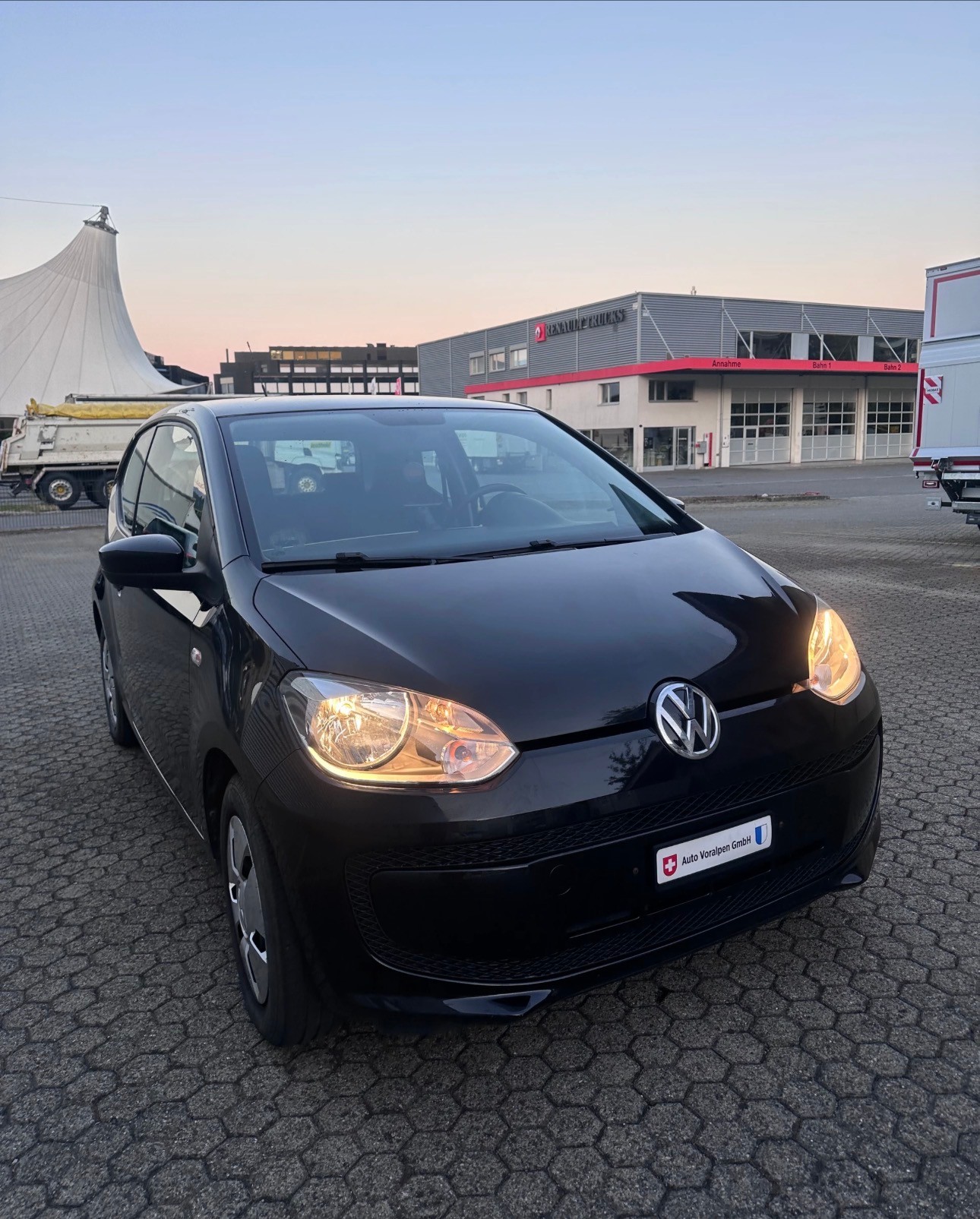 VW Up 1.0 move up, Navigation, Bluetooth, 8 Fach Komplett Räder, Frisch ab MFK 14.4.2026-image-1