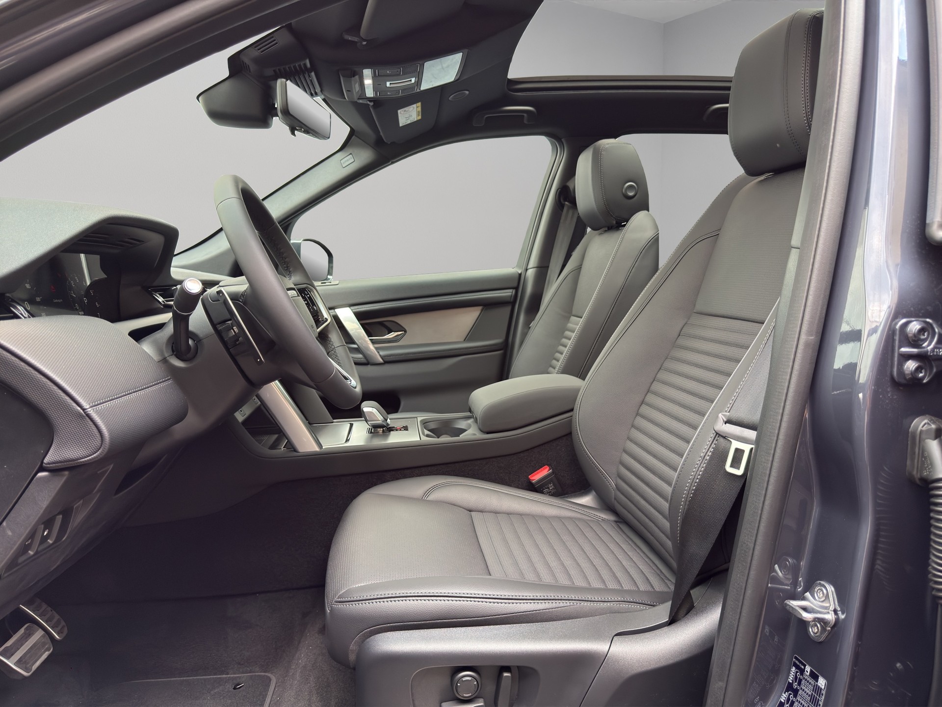 LAND ROVER Discovery Sport 1.5 T 270e Landmark-image-15