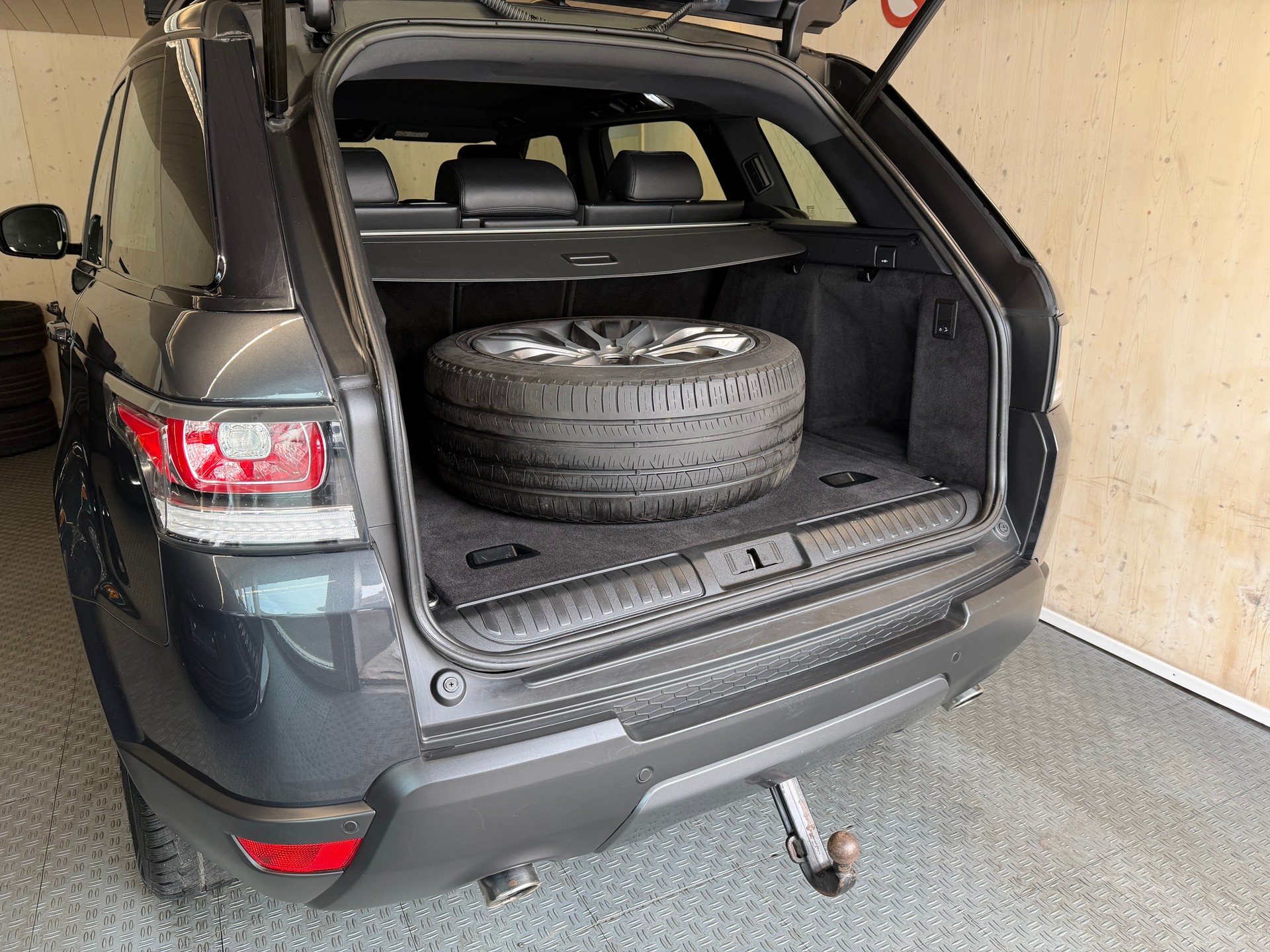 LAND ROVER Range Rover Sport 4.4 SDV8 HSE Automatic-image-14