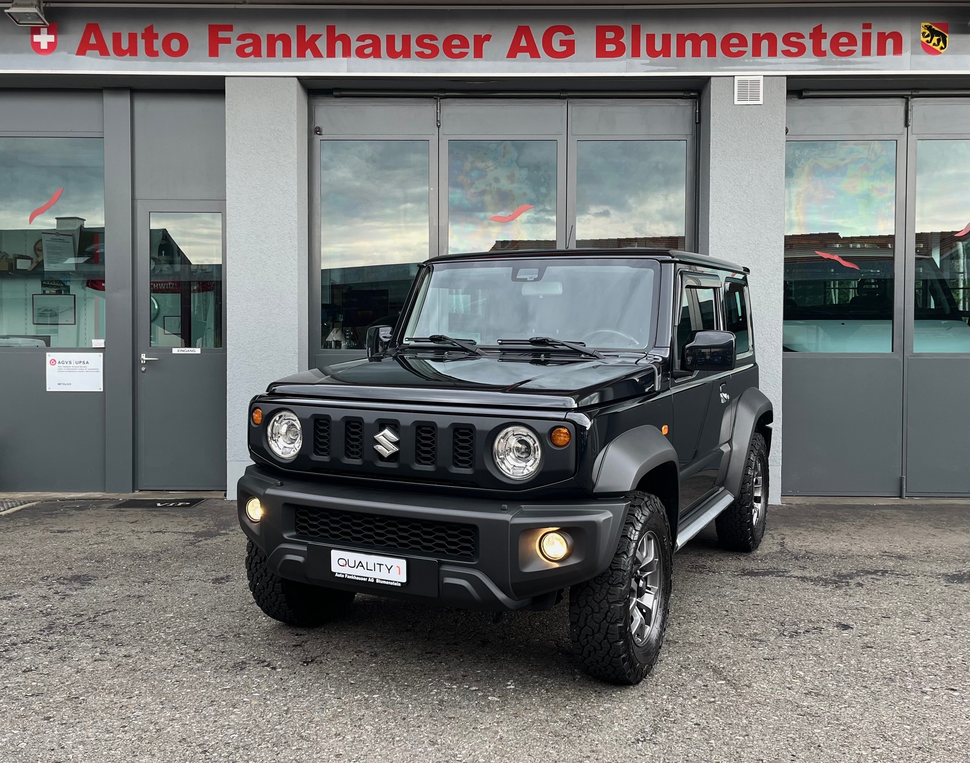SUZUKI Jimny 1.5 Compact Top 4x4-image-1