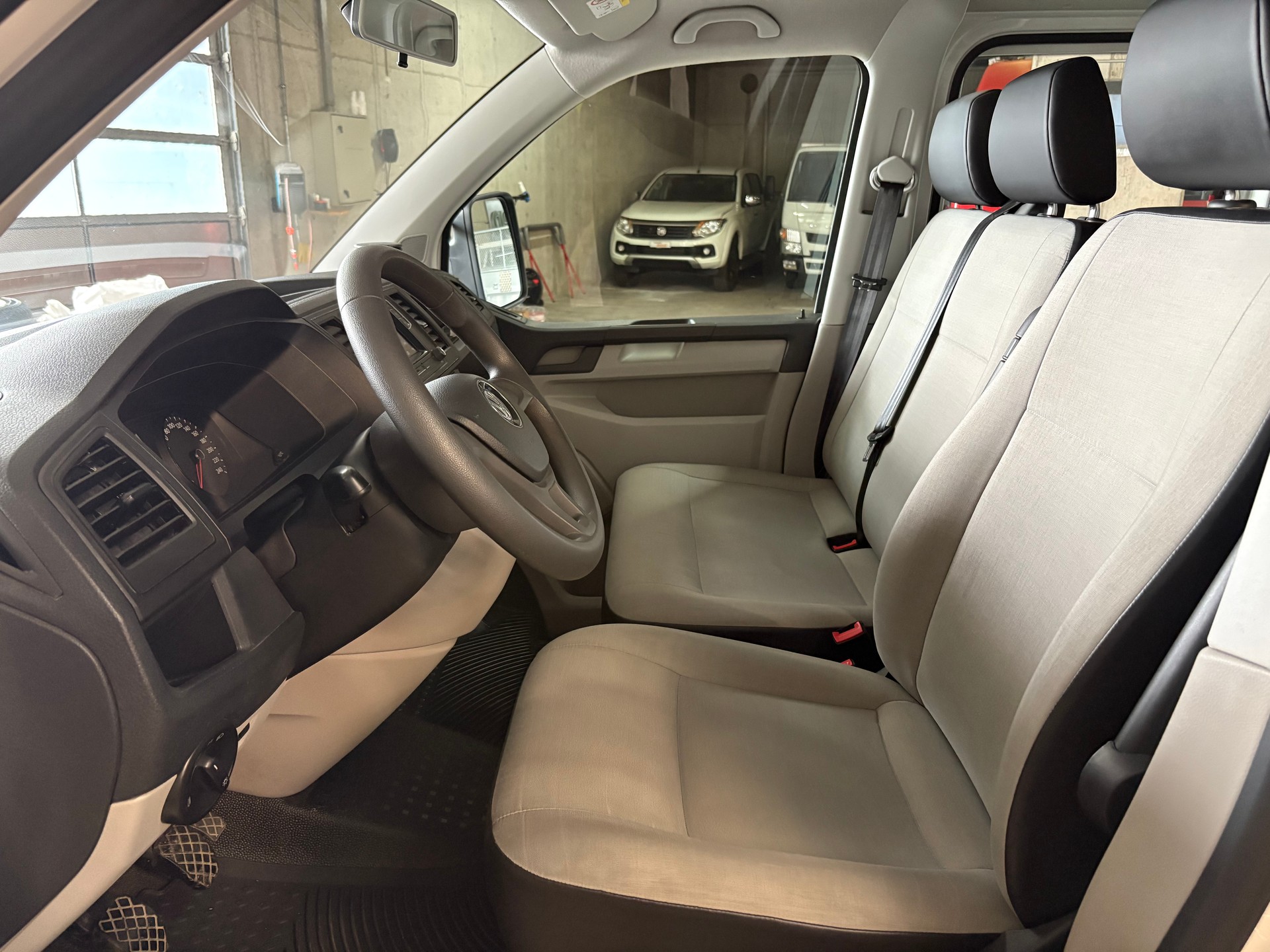 VW T6 2.0 TDI 4Motion Champion / Alubrücke-image-7