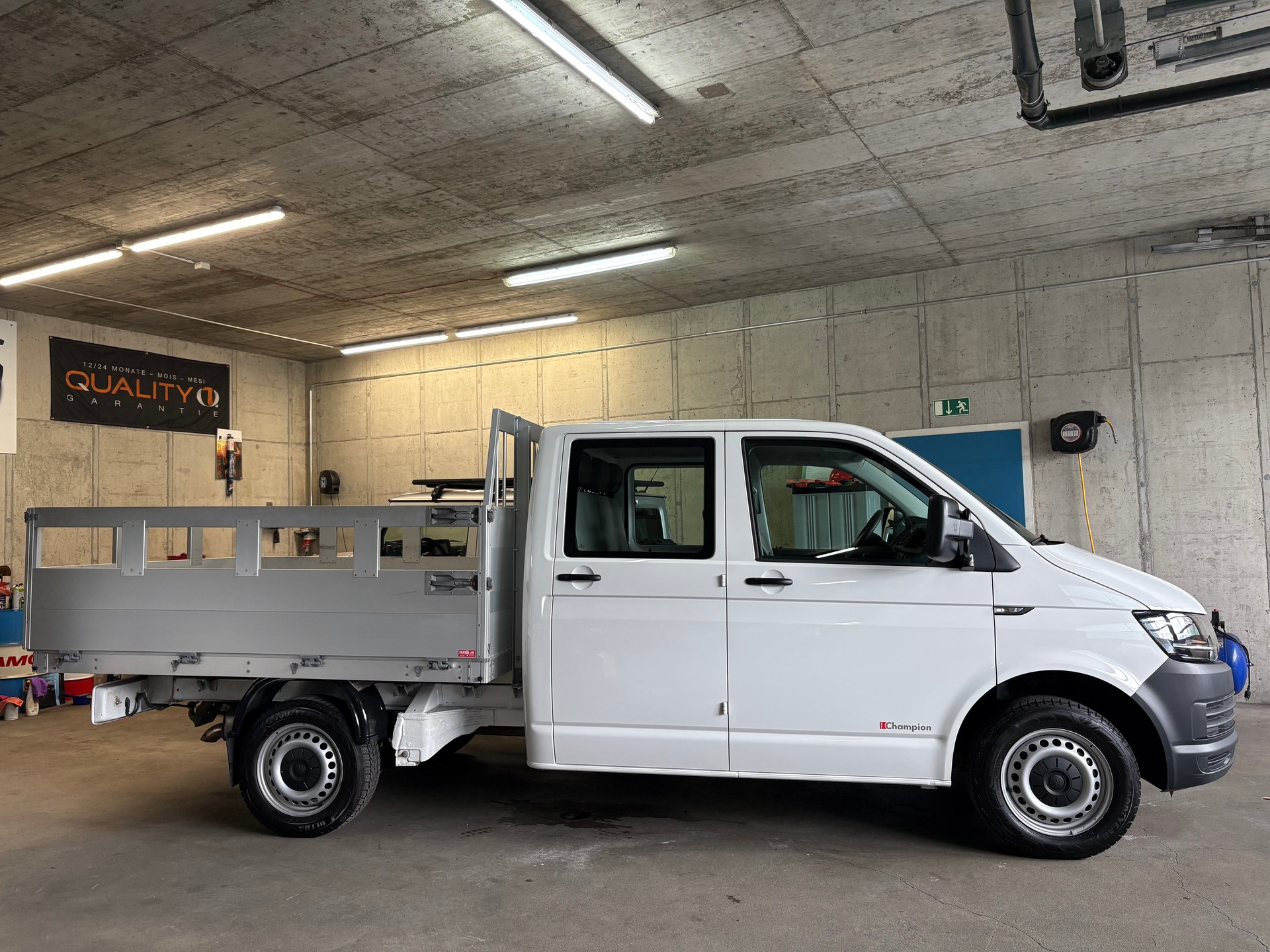 VW T6 2.0 TDI 4Motion Champion / Alubrücke-image-0