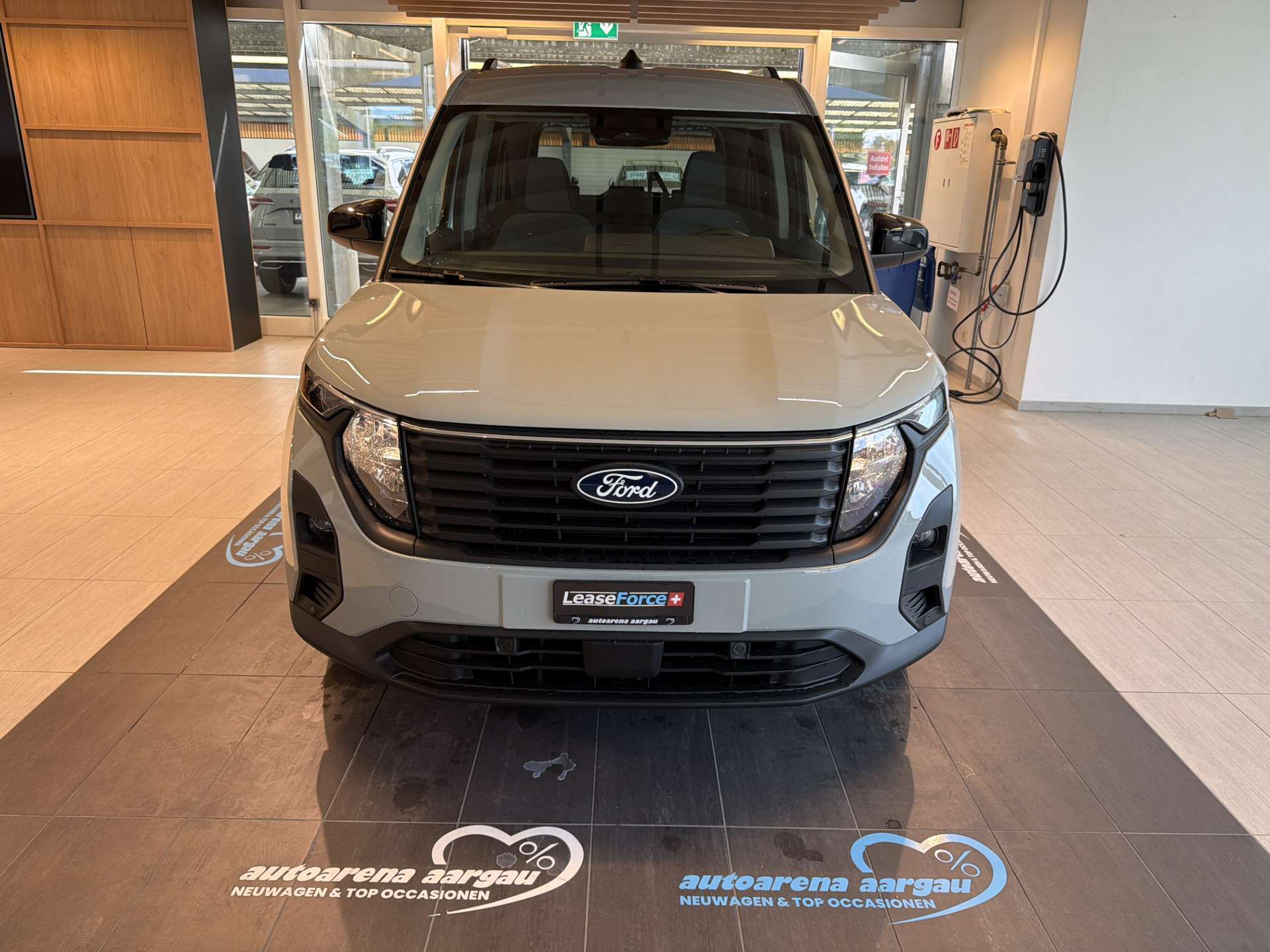 FORD Tourneo Courier 1.0 EcoBoost Titanium Automat-image-10