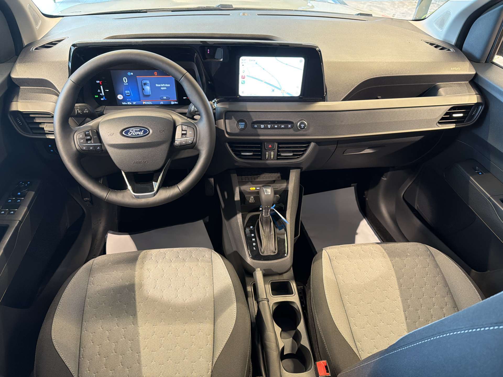 FORD Tourneo Courier 1.0 EcoBoost Titanium Automat-image-14