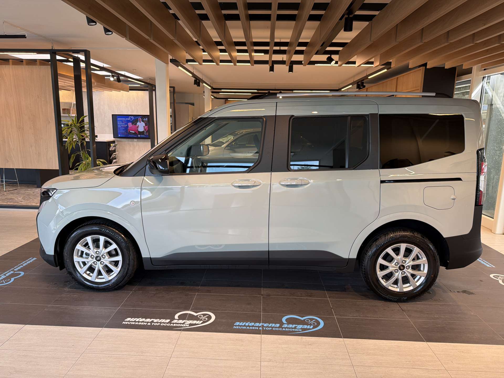 FORD Tourneo Courier 1.0 EcoBoost Titanium Automat-image-13