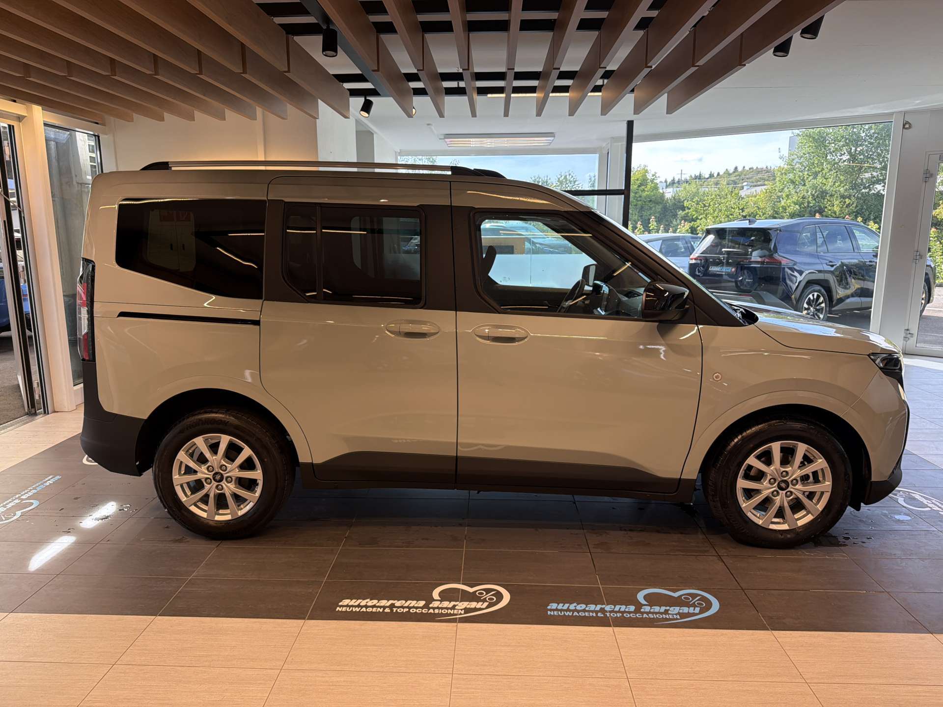 FORD Tourneo Courier 1.0 EcoBoost Titanium Automat-image-11