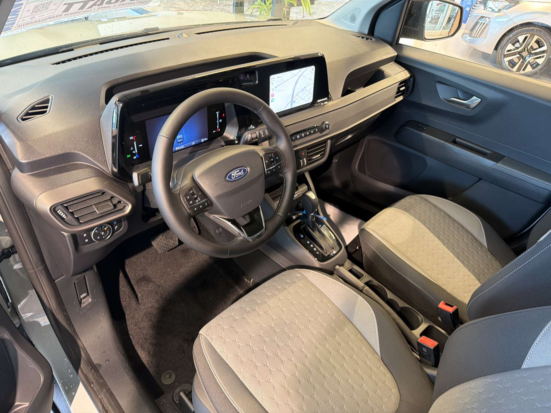 FORD Tourneo Courier 1.0 EcoBoost Titanium Automat-image-5