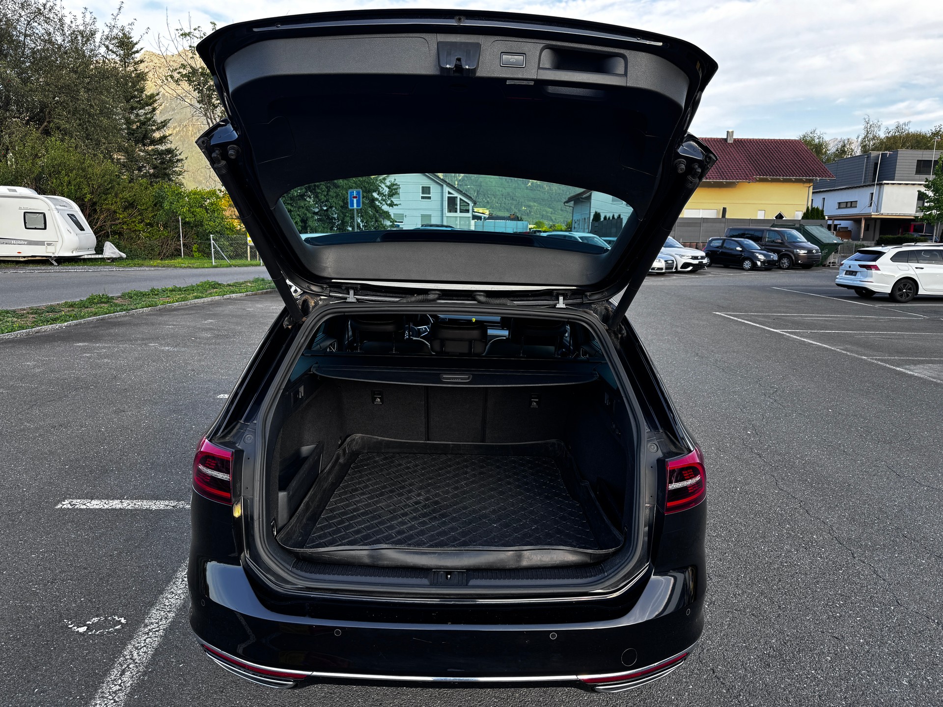 VW Passat Variant 2.0 TDI 240 BMT Highl. DSG 4Motion (Kombi)-image-15