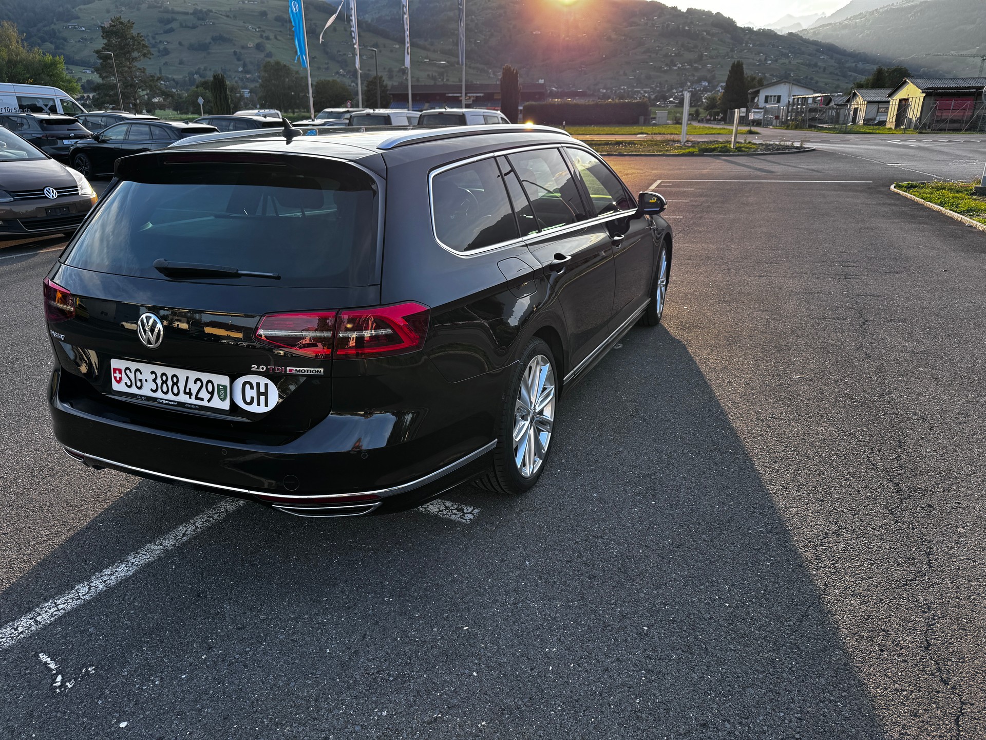 VW Passat Variant 2.0 TDI 240 BMT Highl. DSG 4Motion (Kombi)-image-4