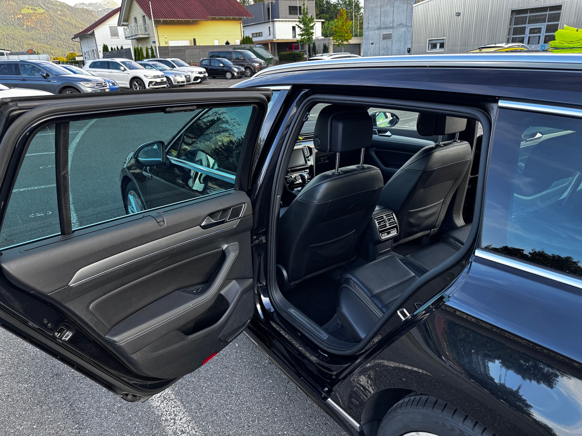 VW Passat Variant 2.0 TDI 240 BMT Highl. DSG 4Motion (Kombi)-image-16