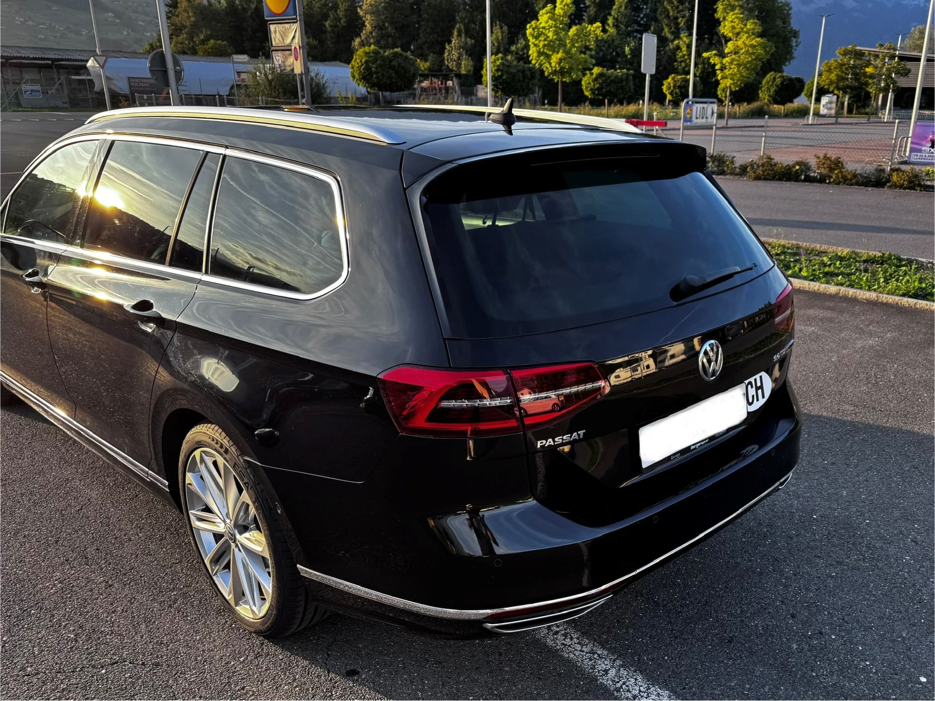 VW Passat Variant 2.0 TDI 240 BMT Highl. DSG 4Motion (Kombi)-image-6