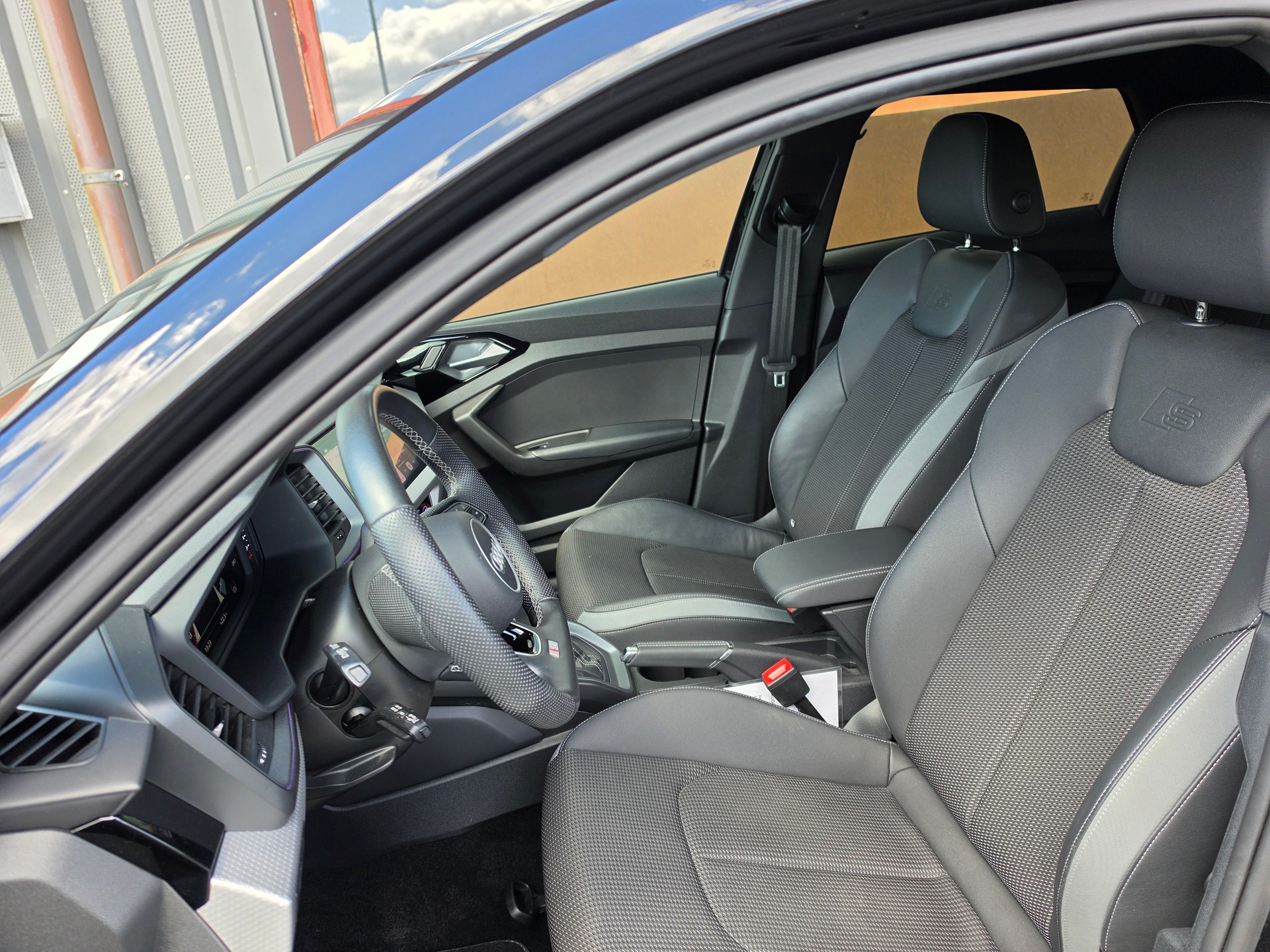 AUDI A1 Sportback 30 TFSI advanced Attraction S-tronic-image-14