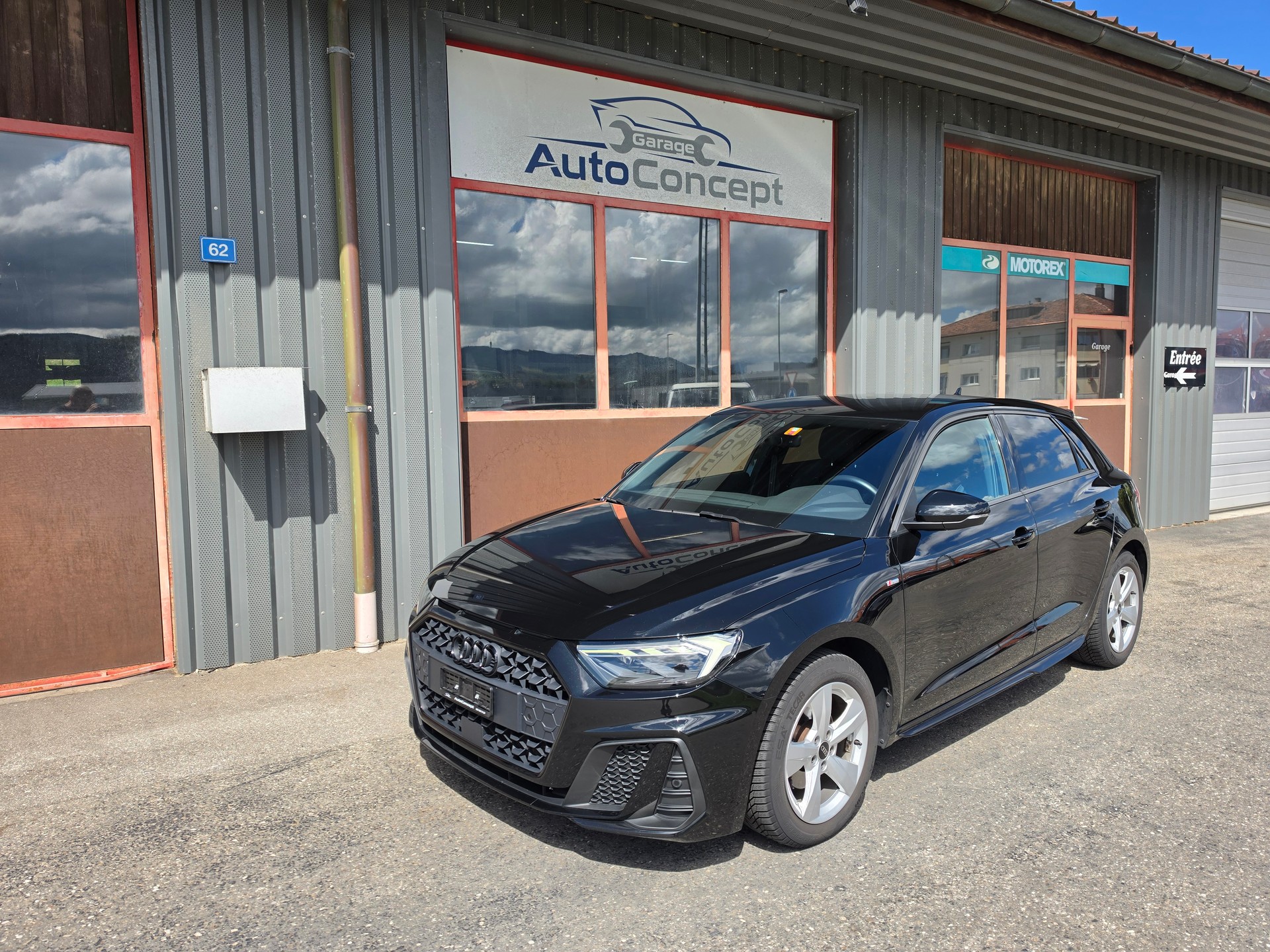 AUDI A1 Sportback 30 TFSI advanced Attraction S-tronic-showroom-element-1