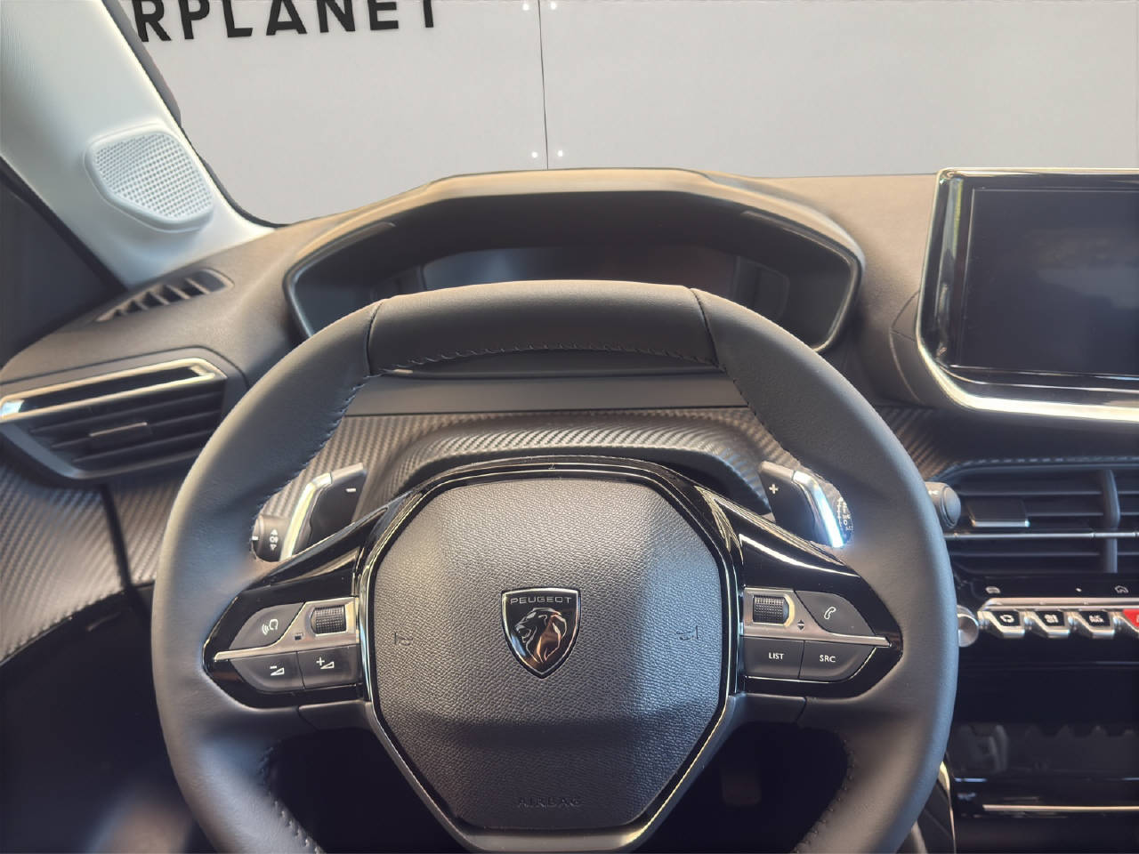 PEUGEOT 208 1.2 Hybrid 110 PS ALLURE PREMIUM AUTOMAT-image-8