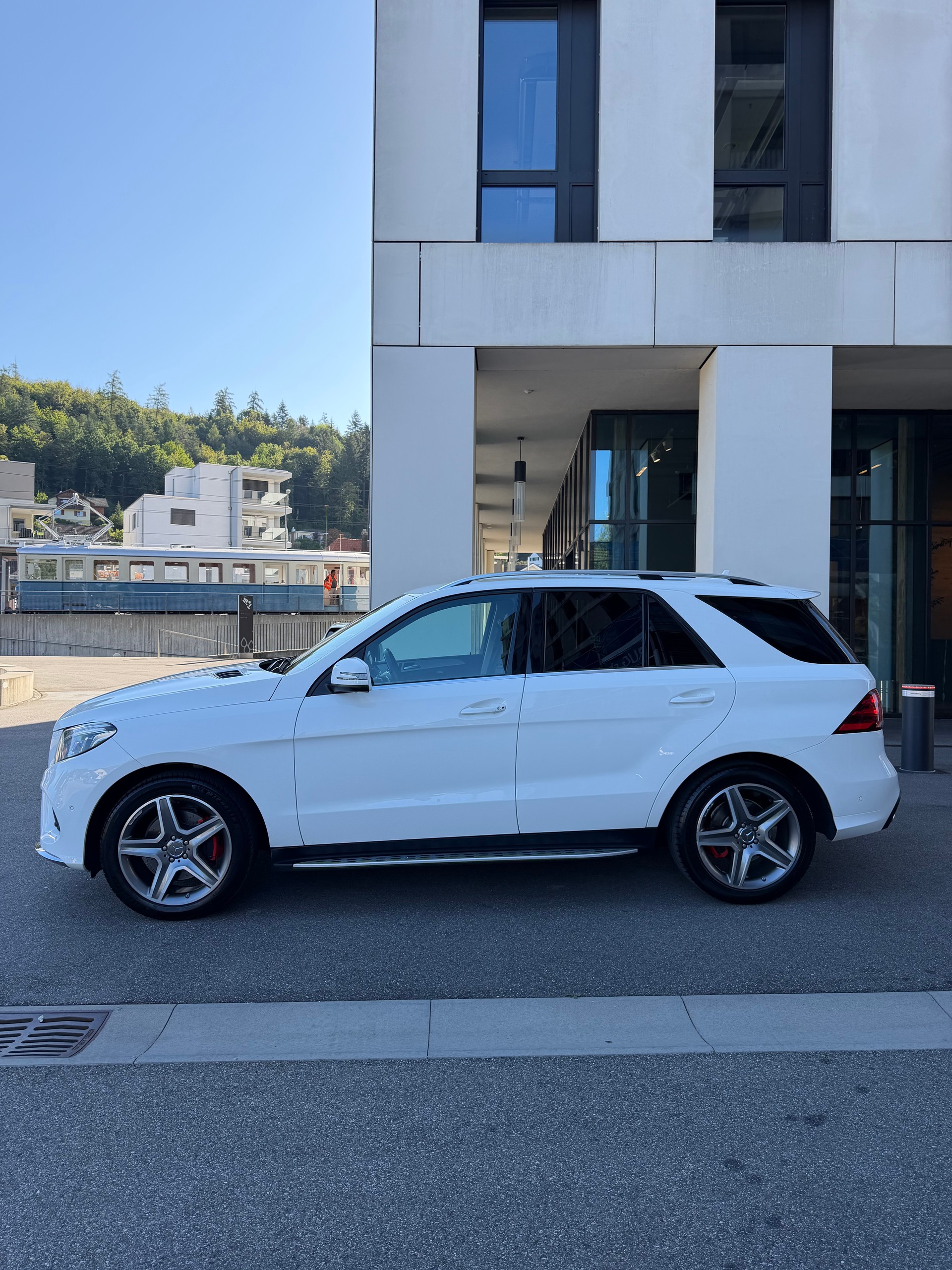 MERCEDES-BENZ GLE 350 d 4Matic 9G-Tronic-image-2