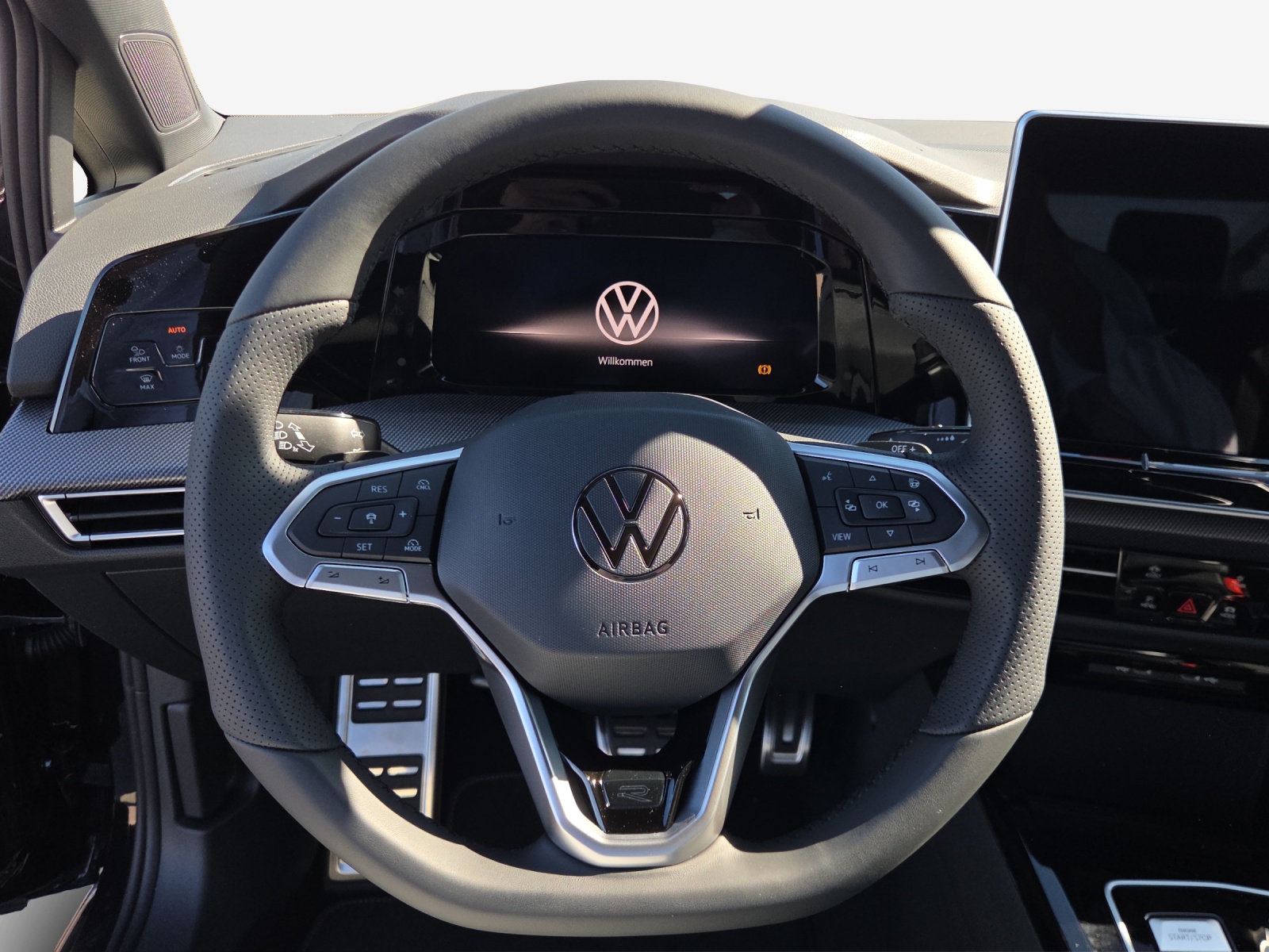 VW Golf 1.5 e TSI mHEV R-Line DSG-image-9