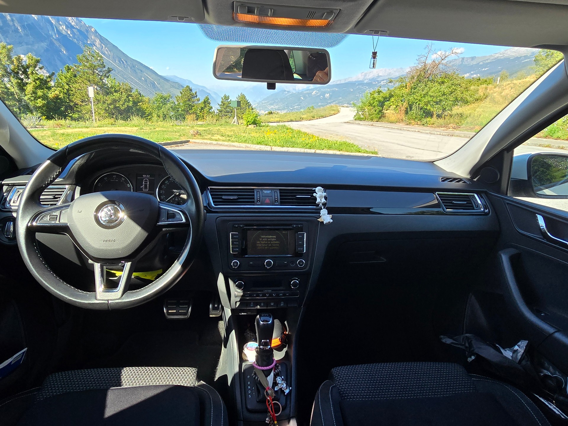 SKODA 1.4 TSI Elegance DSG-image-4