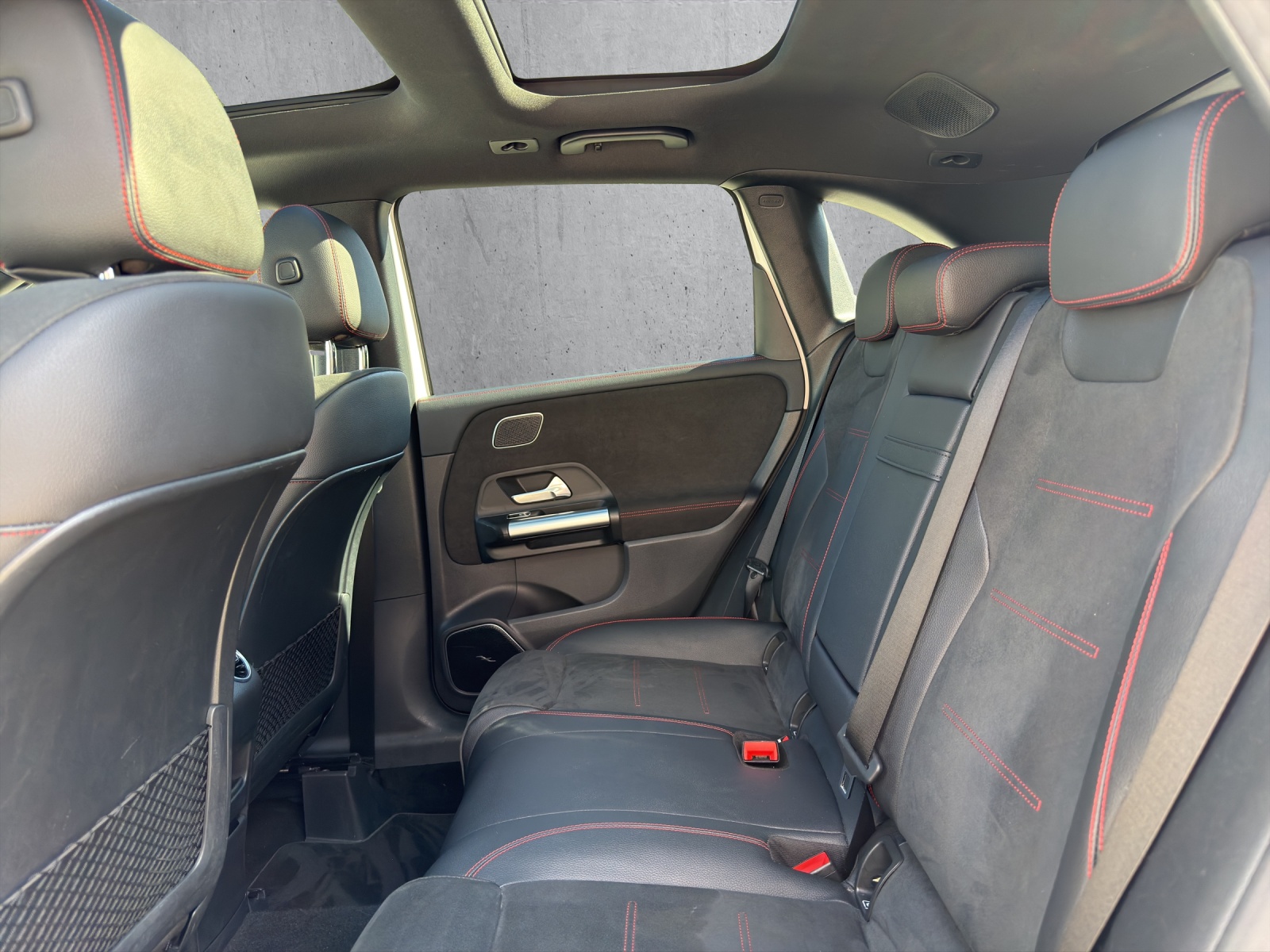 MERCEDES-BENZ Classe B W247 B 220 d AMG Line-image-14