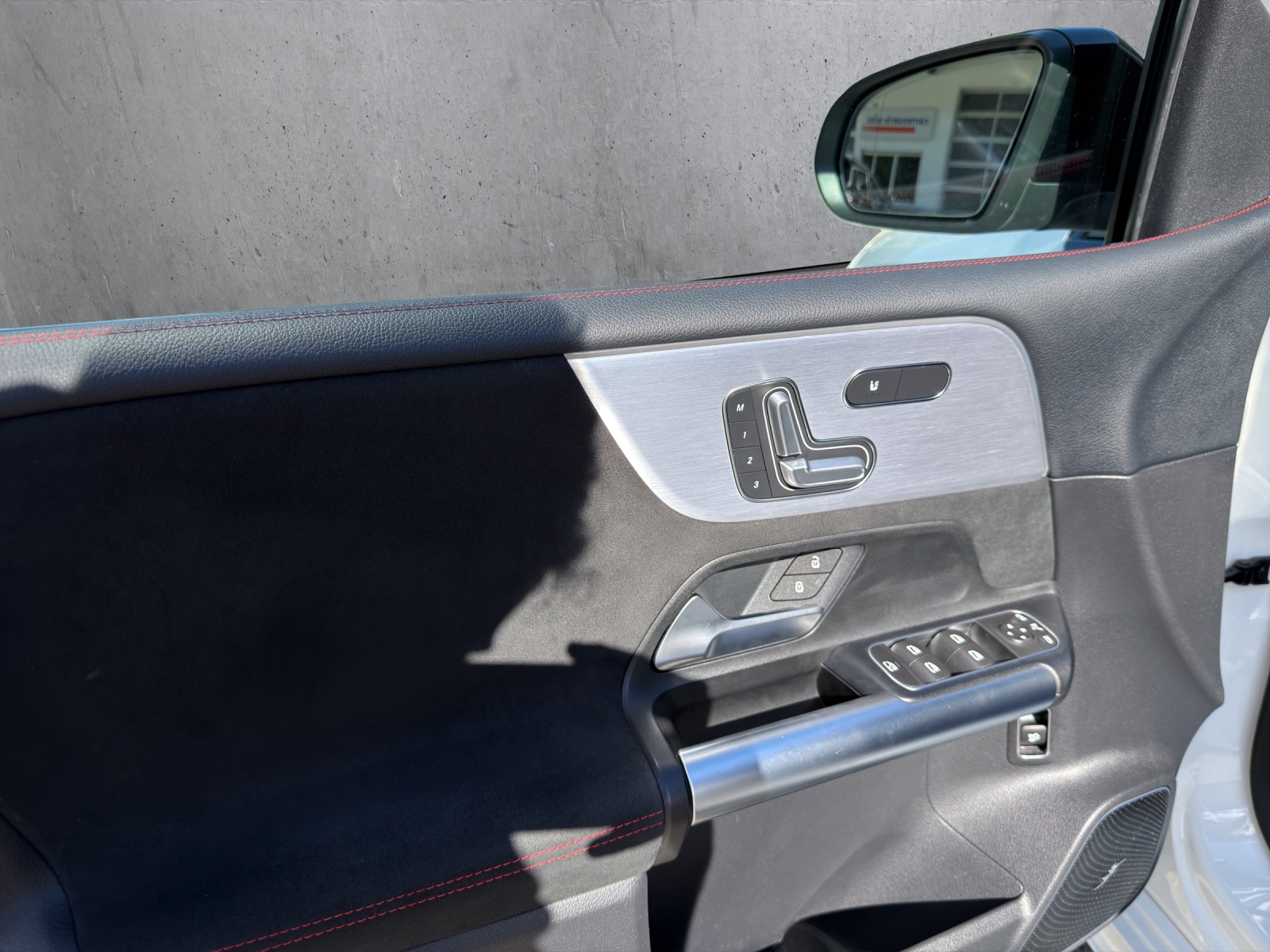 MERCEDES-BENZ Classe B W247 B 220 d AMG Line-image-7