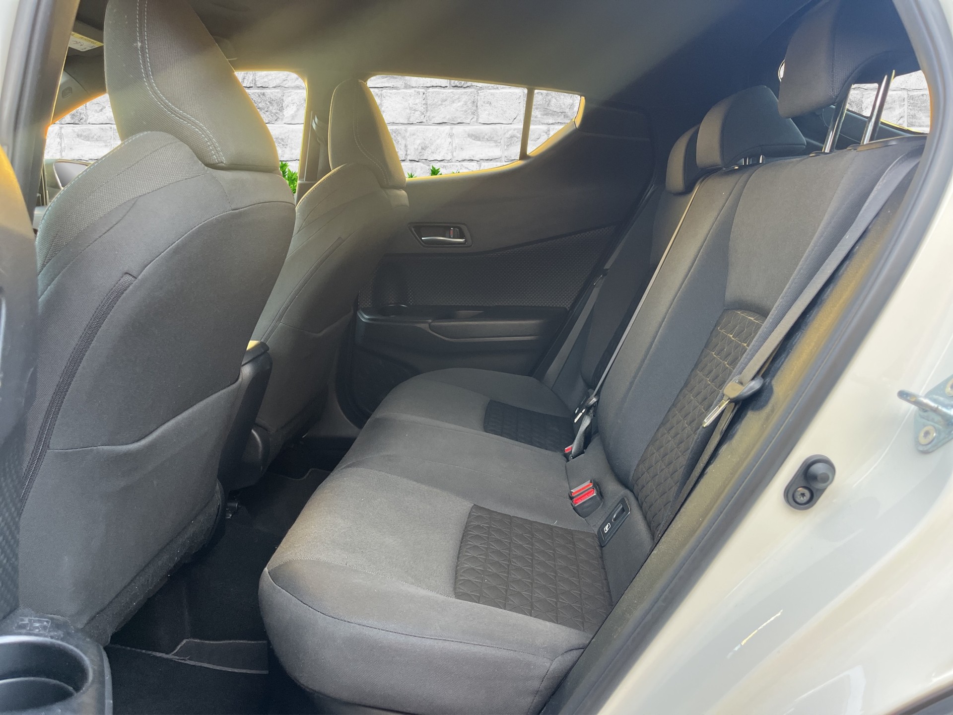 TOYOTA C-HR 1.8 HSD CVT Premium-image-16