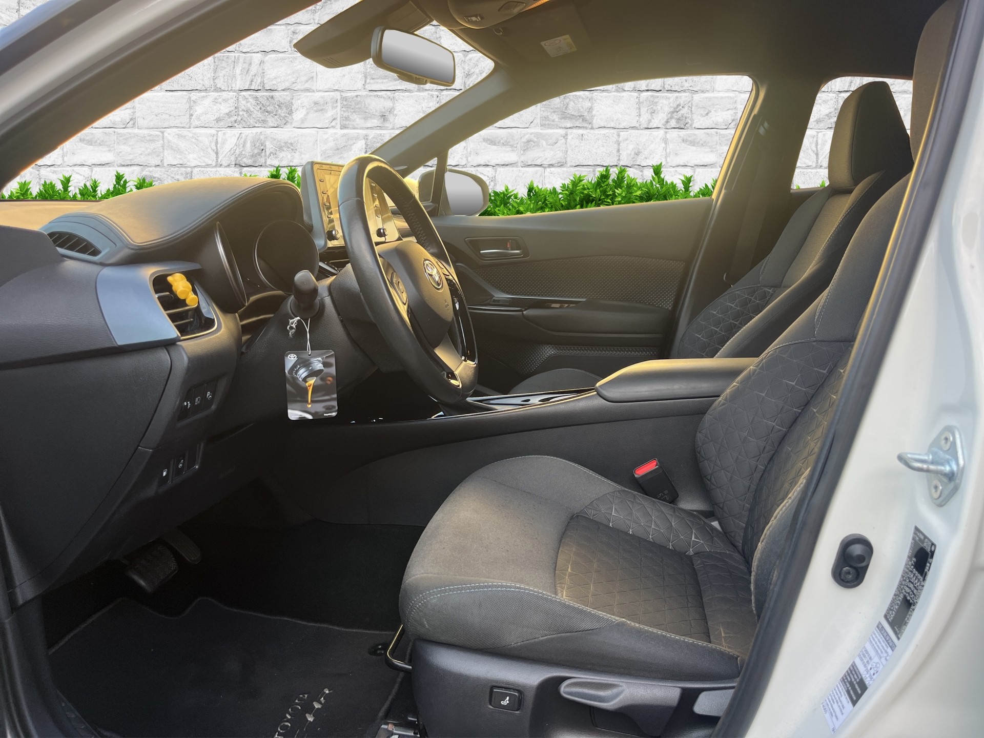 TOYOTA C-HR 1.8 HSD CVT Premium-image-14