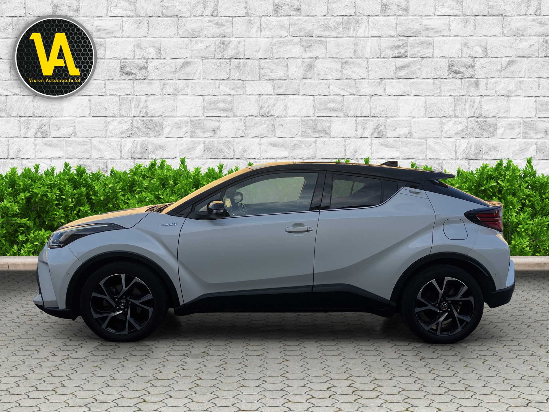 TOYOTA C-HR 1.8 HSD CVT Premium-image-4
