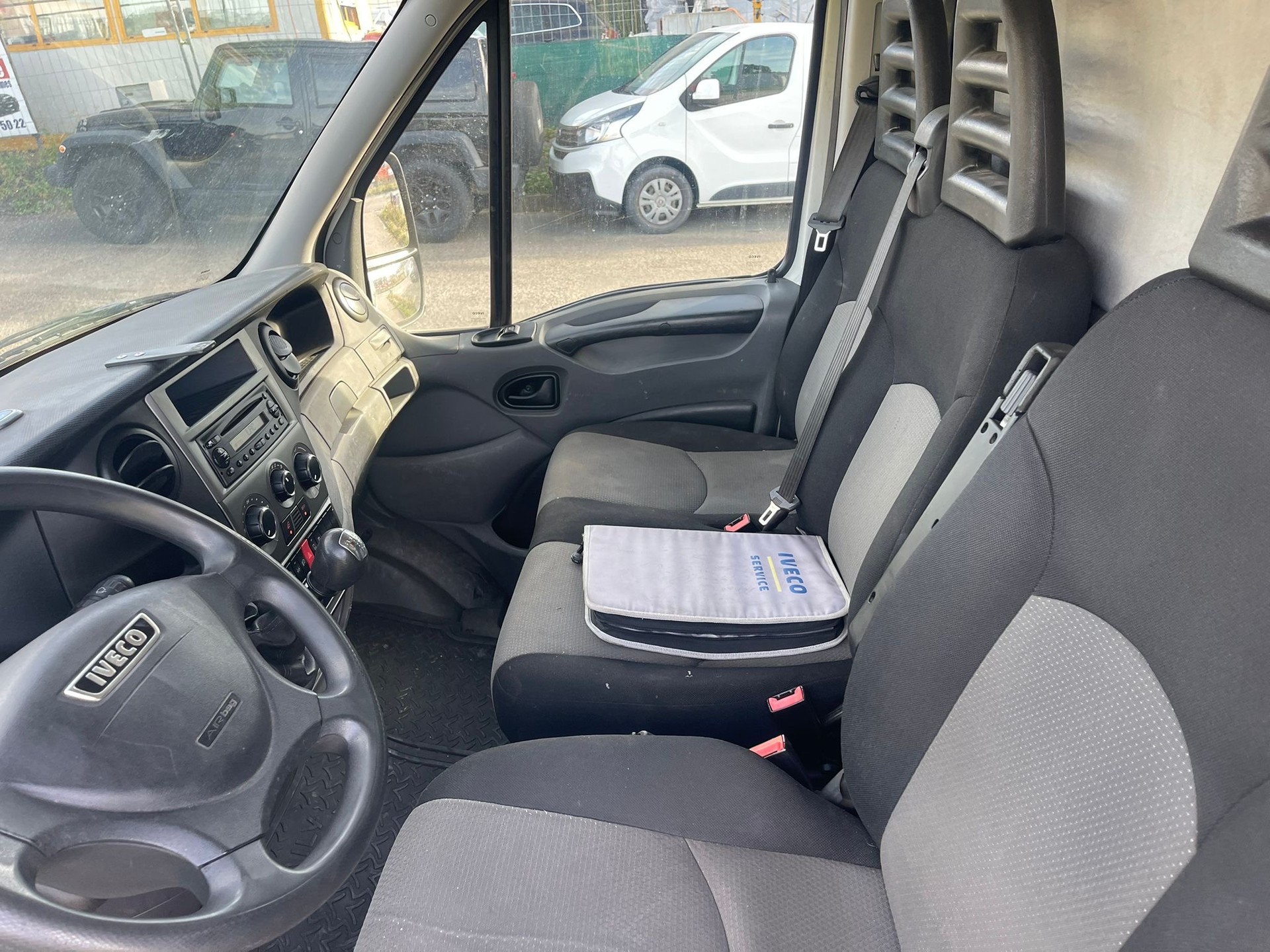 IVECO 35 S 17-image-5