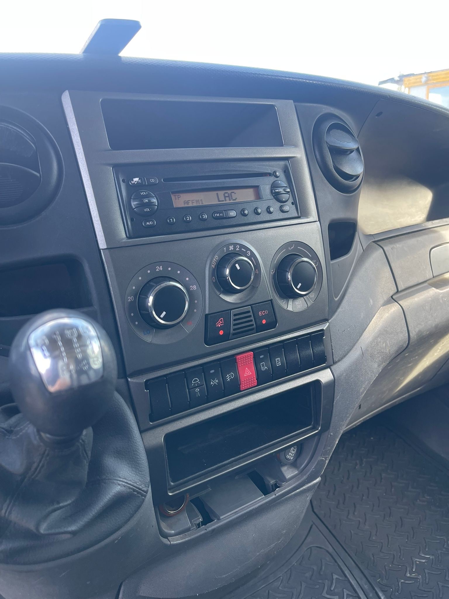 IVECO 35 S 17-image-7