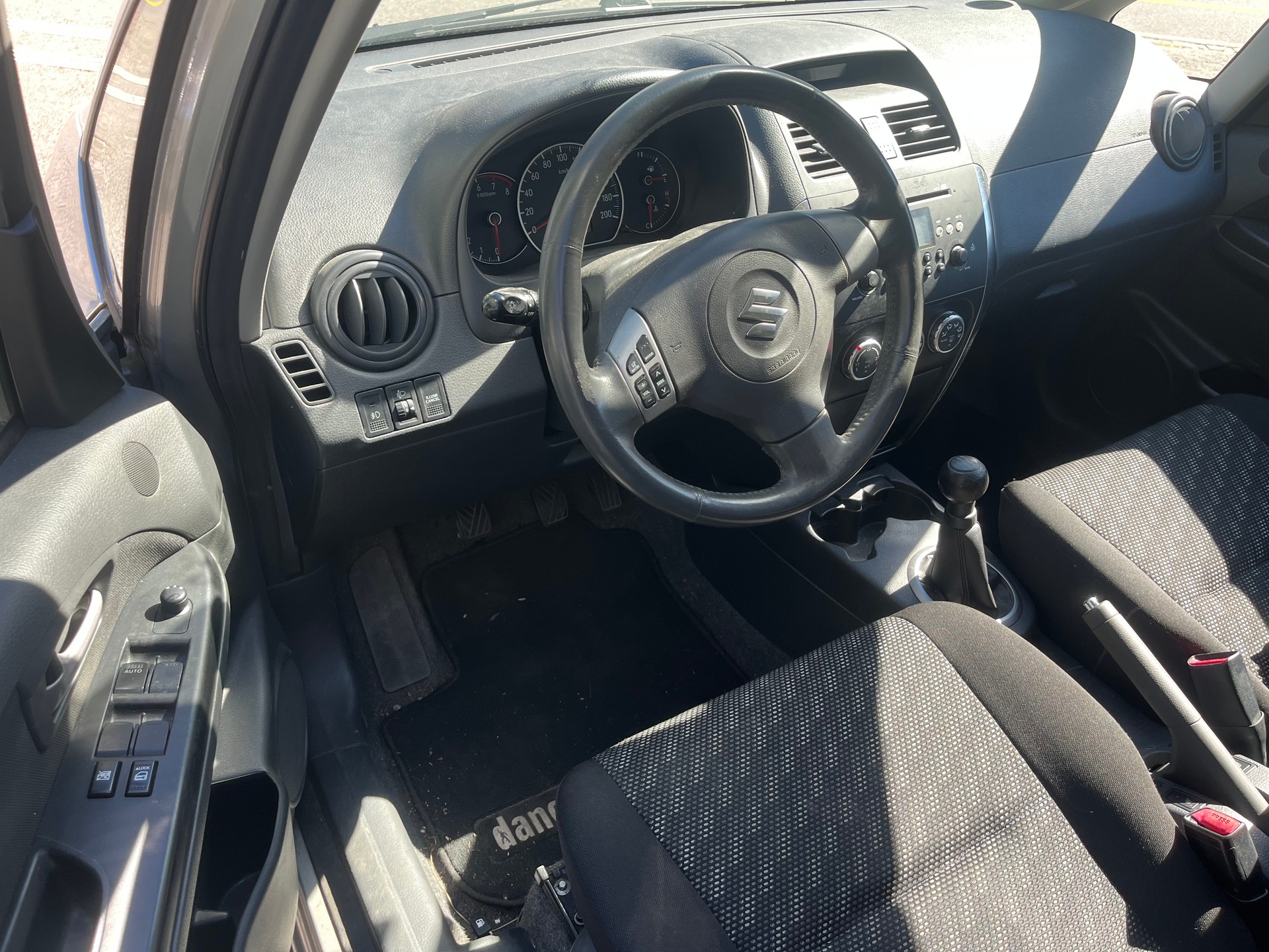 SUZUKI SX4 1.6 16V GL 2WD-image-8