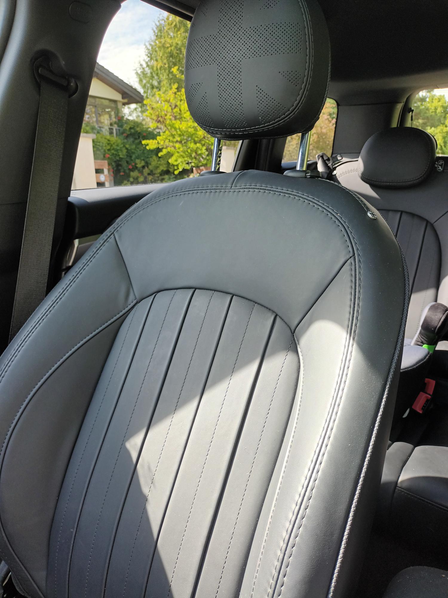 MINI 1.5i Cooper S E ALL4-image-5