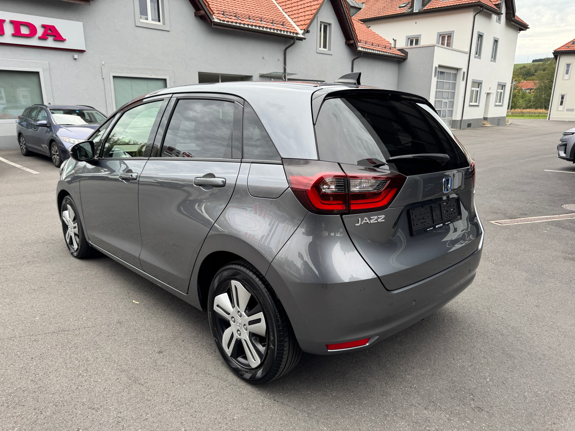 HONDA Jazz 1.5i-MMD Executive E-CVT-image-9
