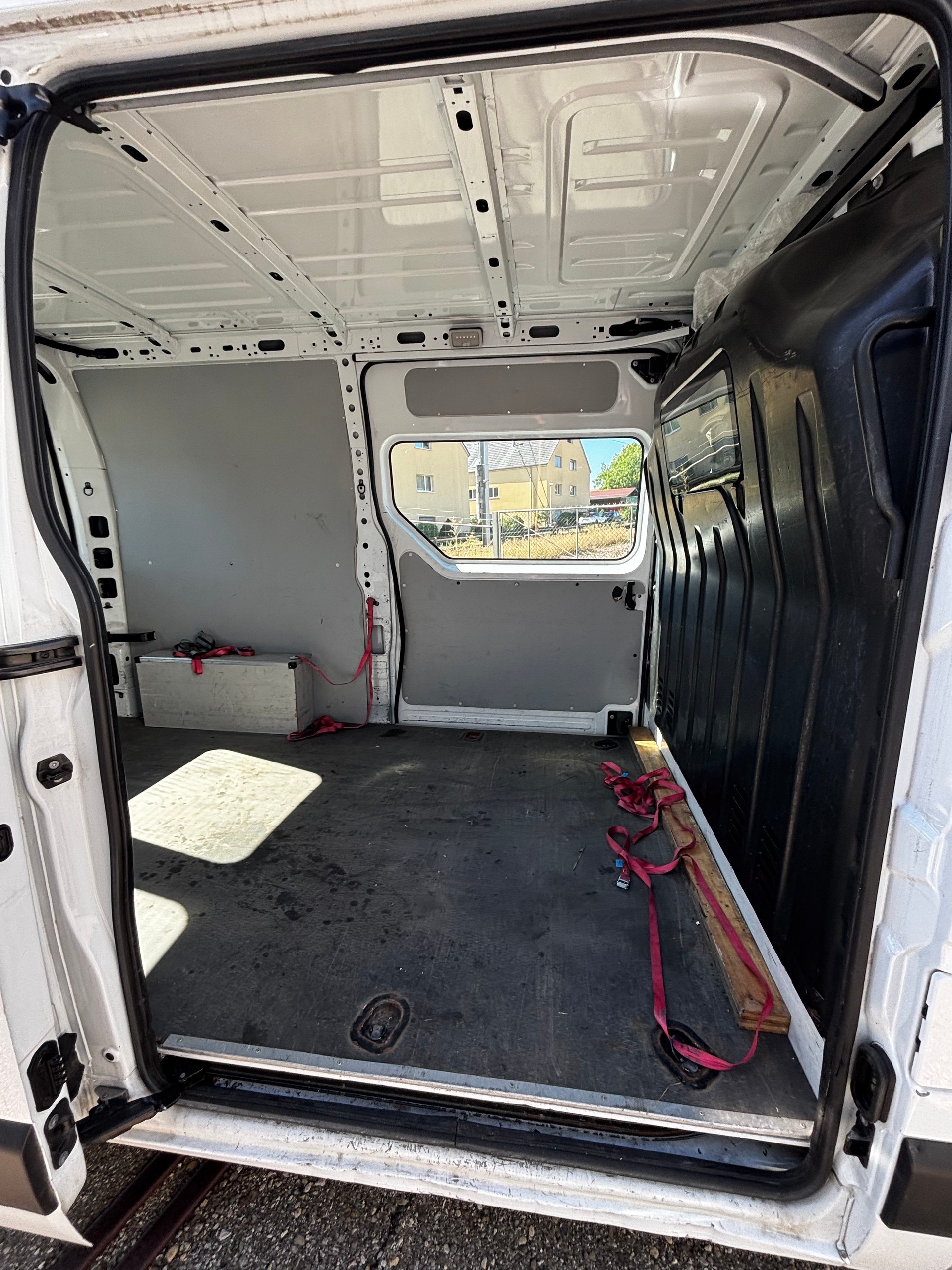 RENAULT Master T33 2.3dCi 135 L2H2-image-10