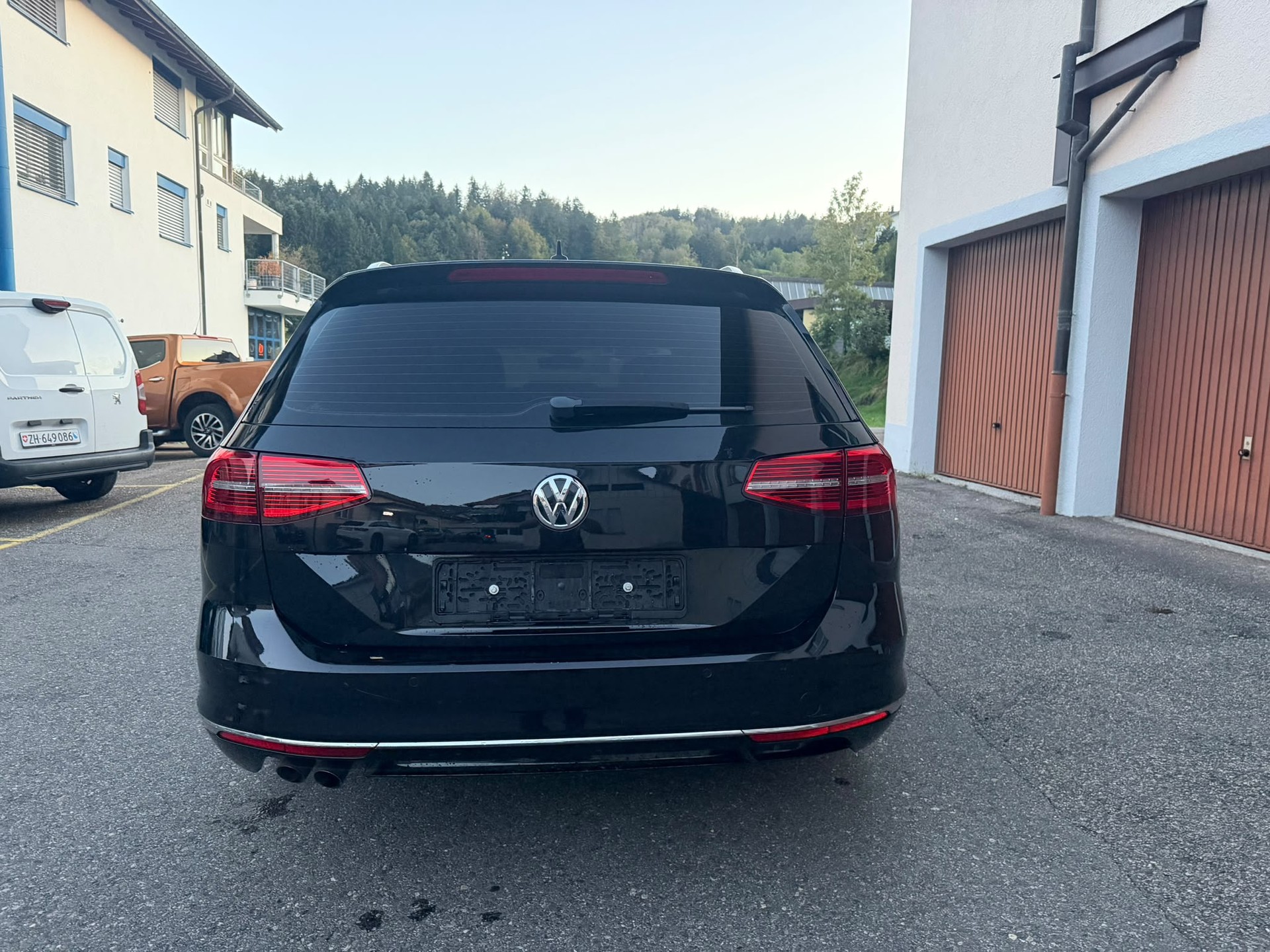 VW Passat Variant 2.0 TDI BMT Highline DSG 4Motion-image-4