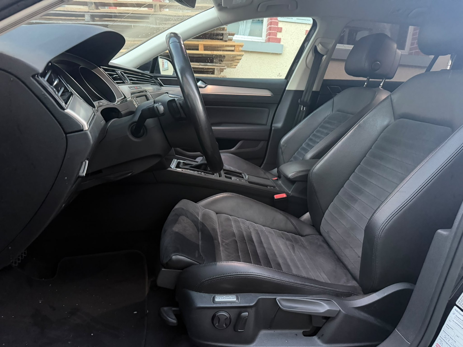 VW Passat Variant 2.0 TDI BMT Highline DSG 4Motion-image-7