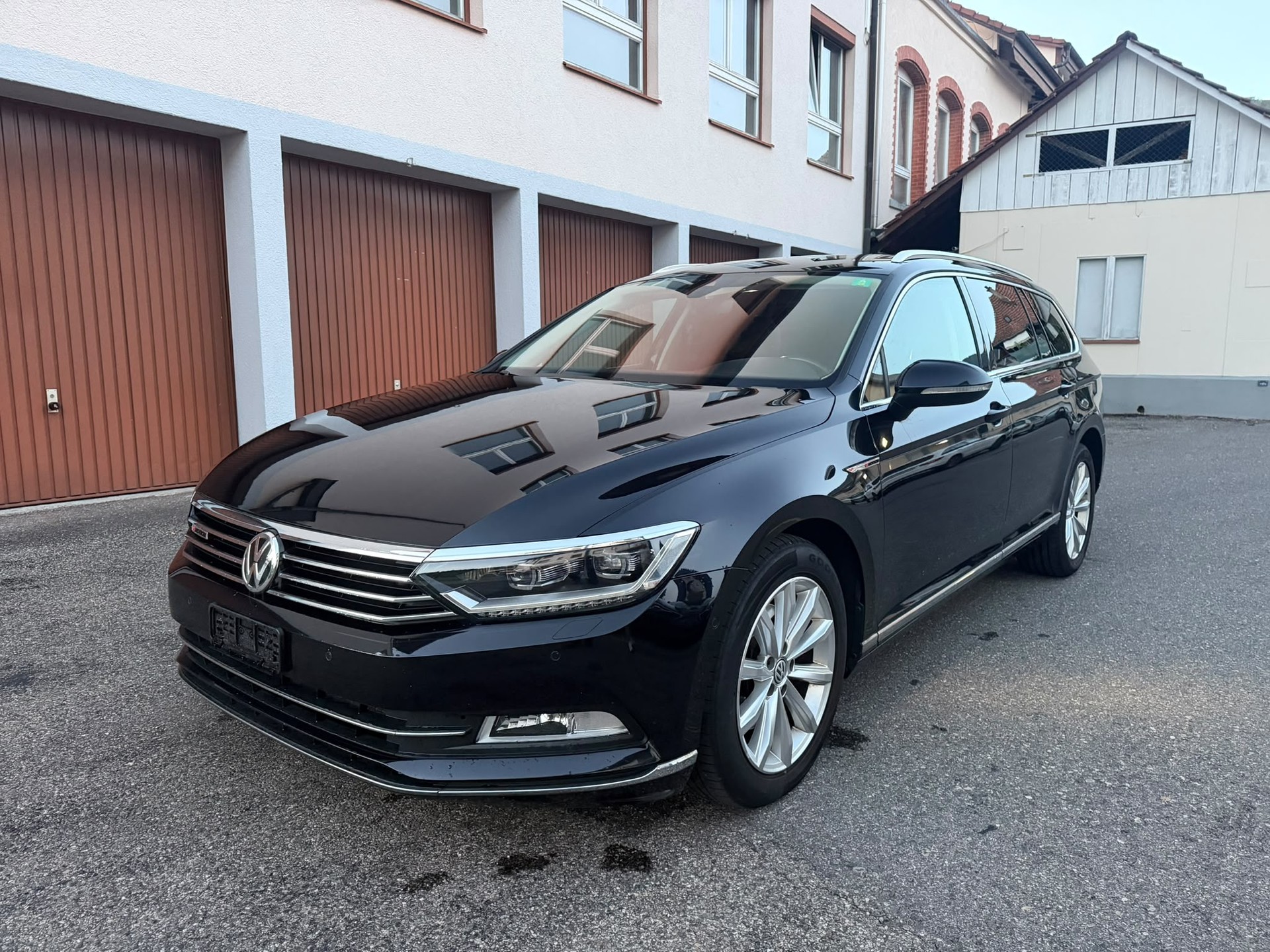 VW Passat Variant 2.0 TDI BMT Highline DSG 4Motion-image-0