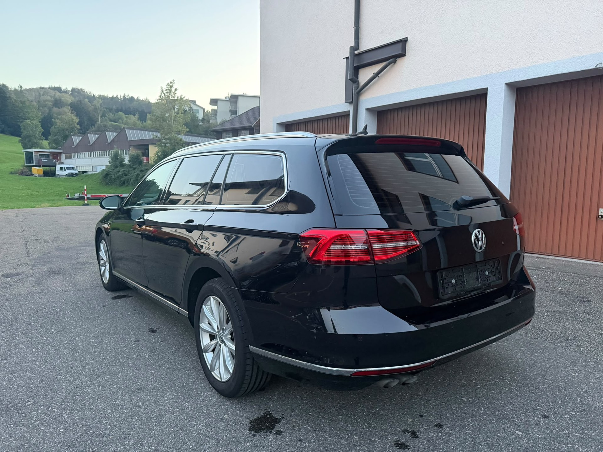 VW Passat Variant 2.0 TDI BMT Highline DSG 4Motion-image-5