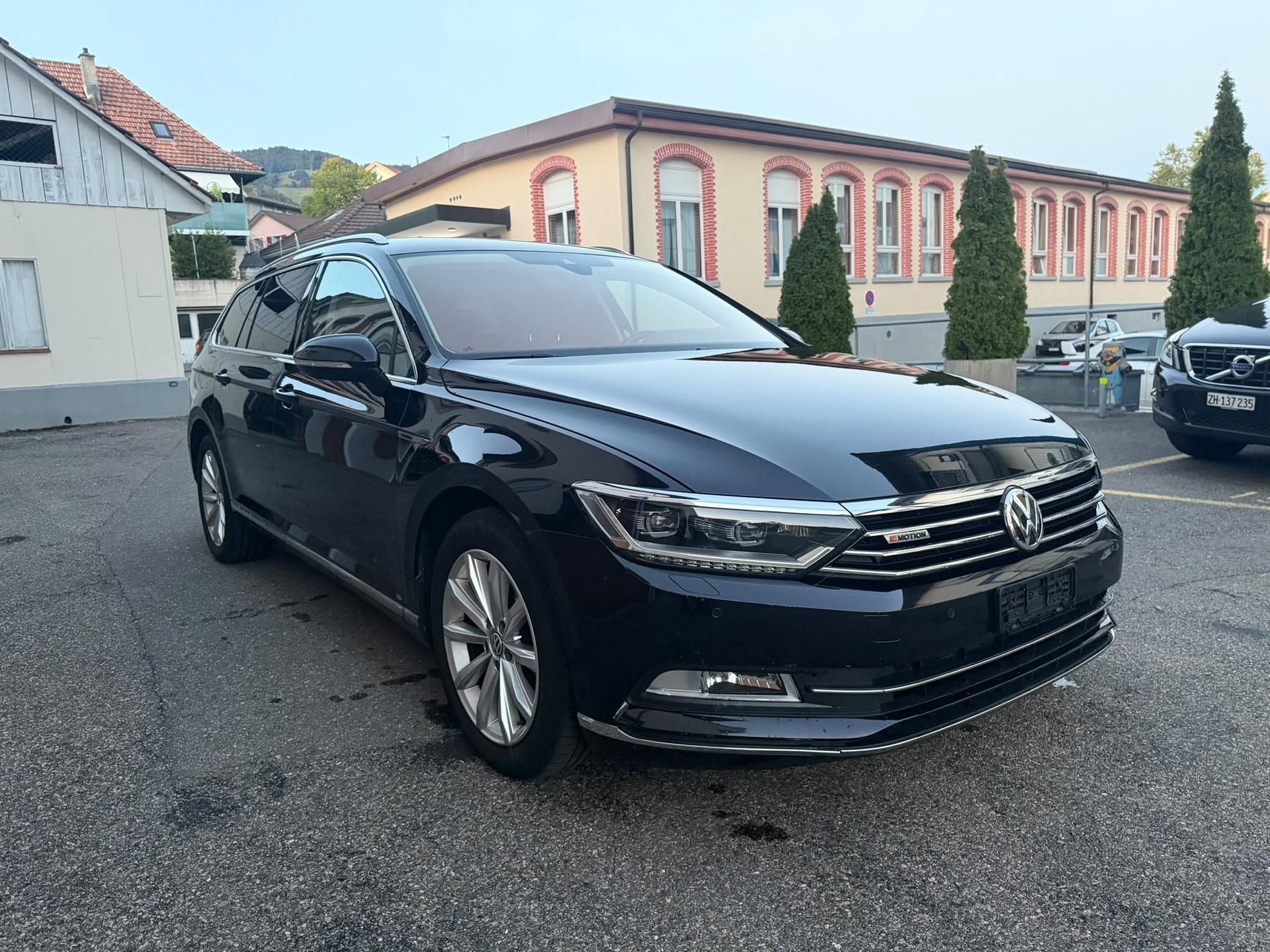 VW Passat Variant 2.0 TDI BMT Highline DSG 4Motion-image-2