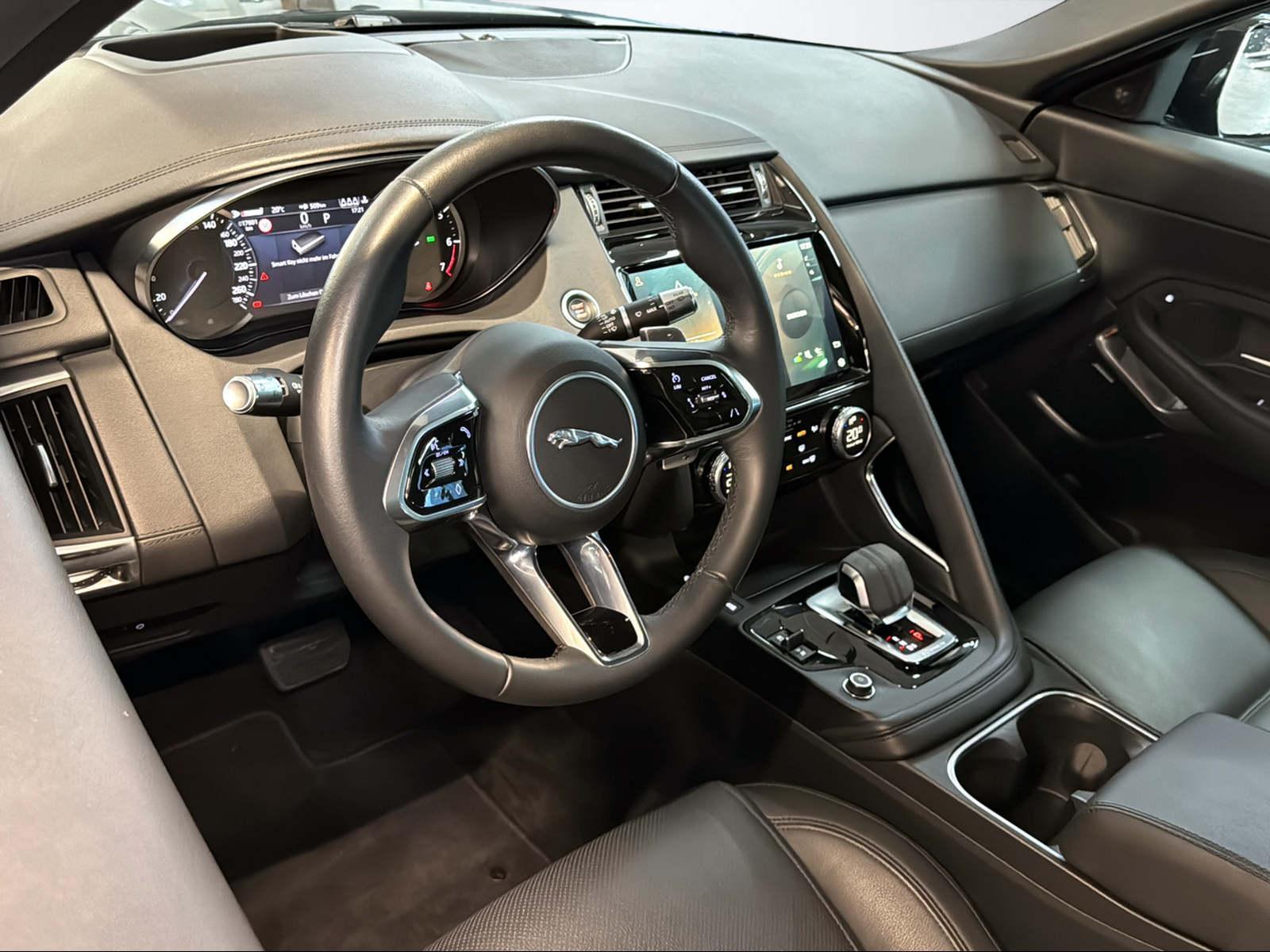 JAGUAR E-Pace 2.0 I4 200 SE AWD-image-10