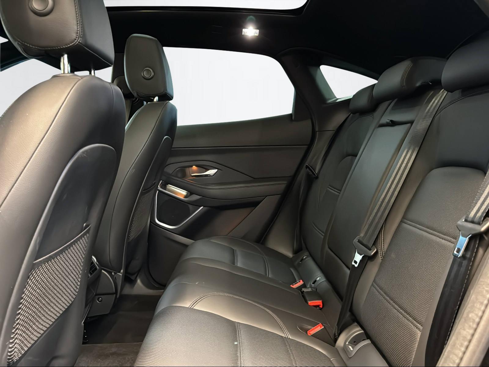JAGUAR E-Pace 2.0 I4 200 SE AWD-image-13