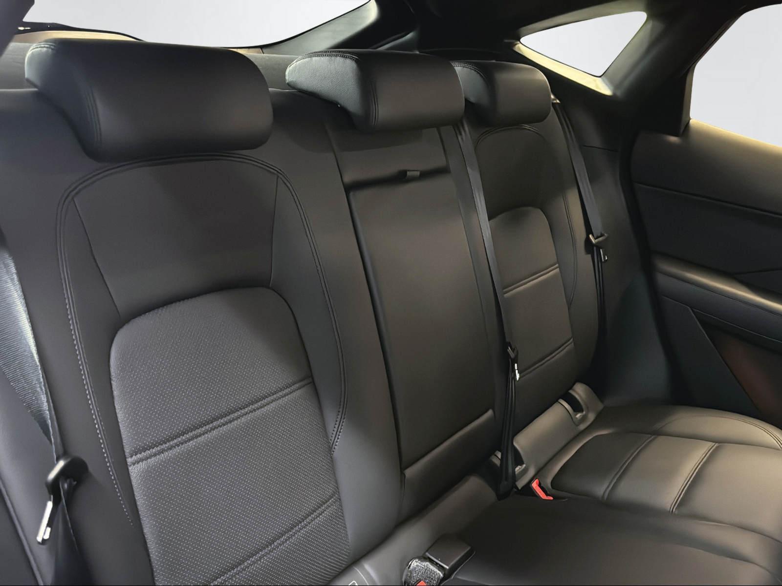 JAGUAR E-Pace 2.0 I4 200 SE AWD-image-14