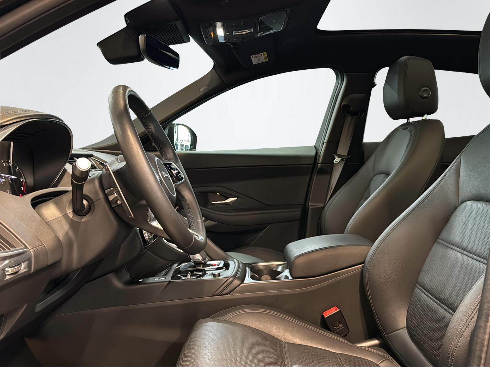 JAGUAR E-Pace 2.0 I4 200 SE AWD-image-12