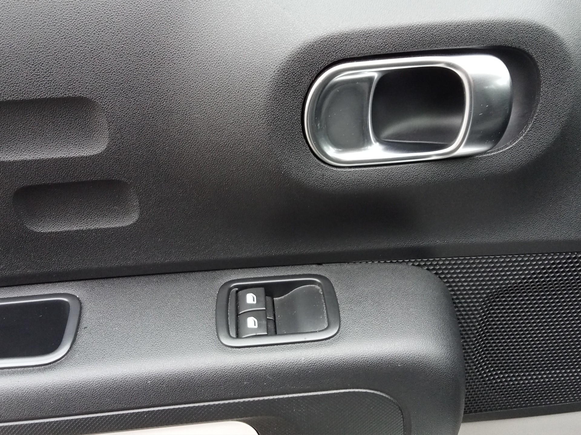 CITROEN C3 1.2i PureTech Swiss Edition-image-15