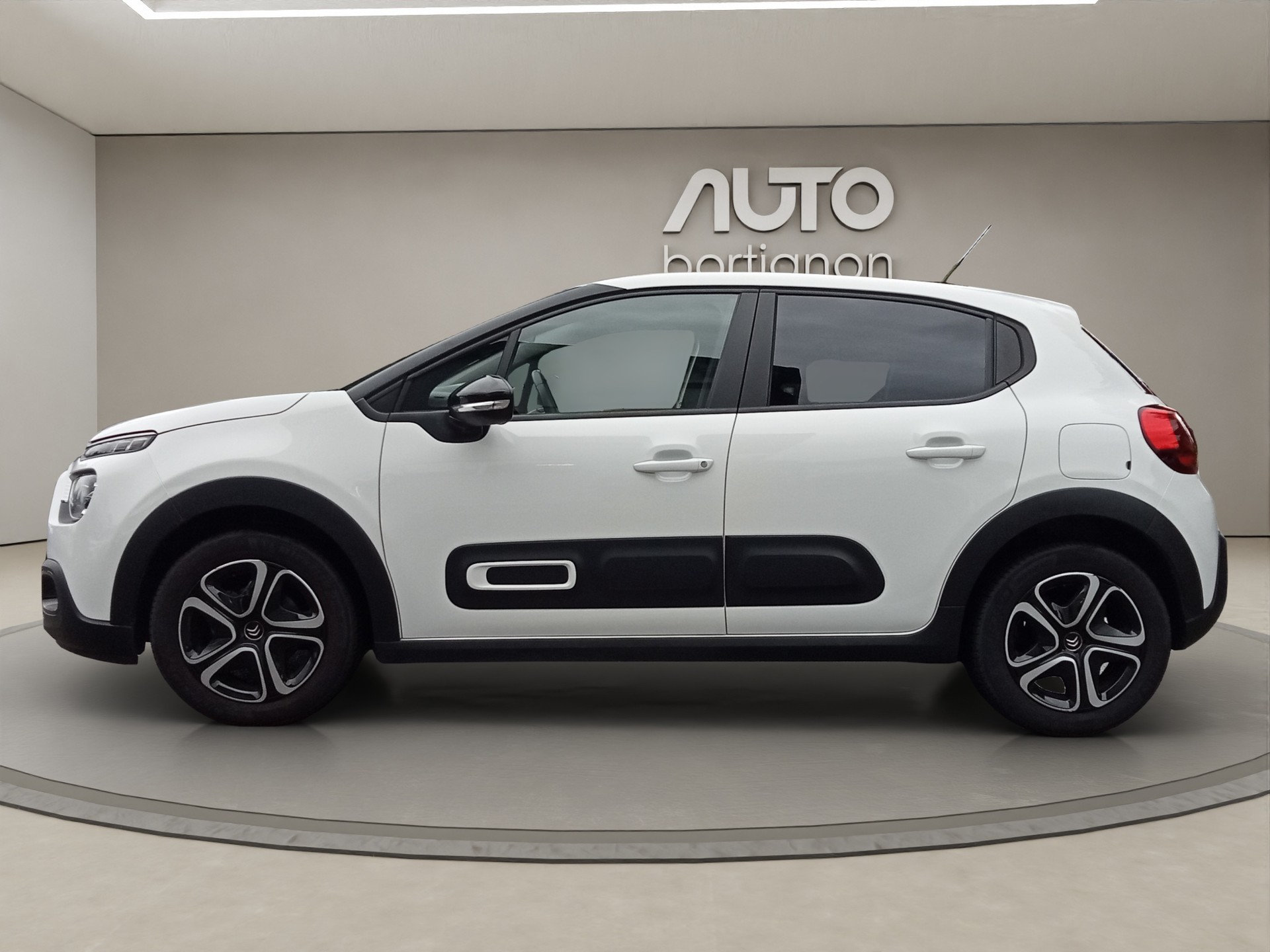CITROEN C3 1.2i PureTech Swiss Edition-image-7
