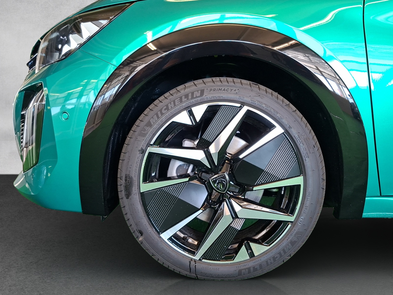 PEUGEOT 208 1.2 Hybrid 145 GT Exclusive-image-15