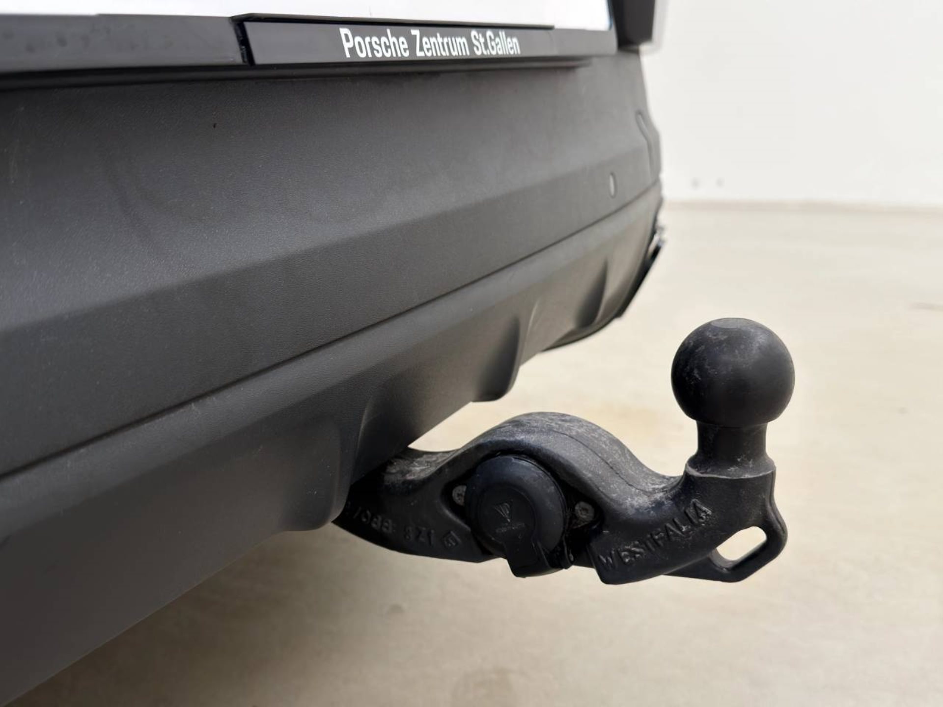 PORSCHE Cayenne S E-Hybrid-image-11
