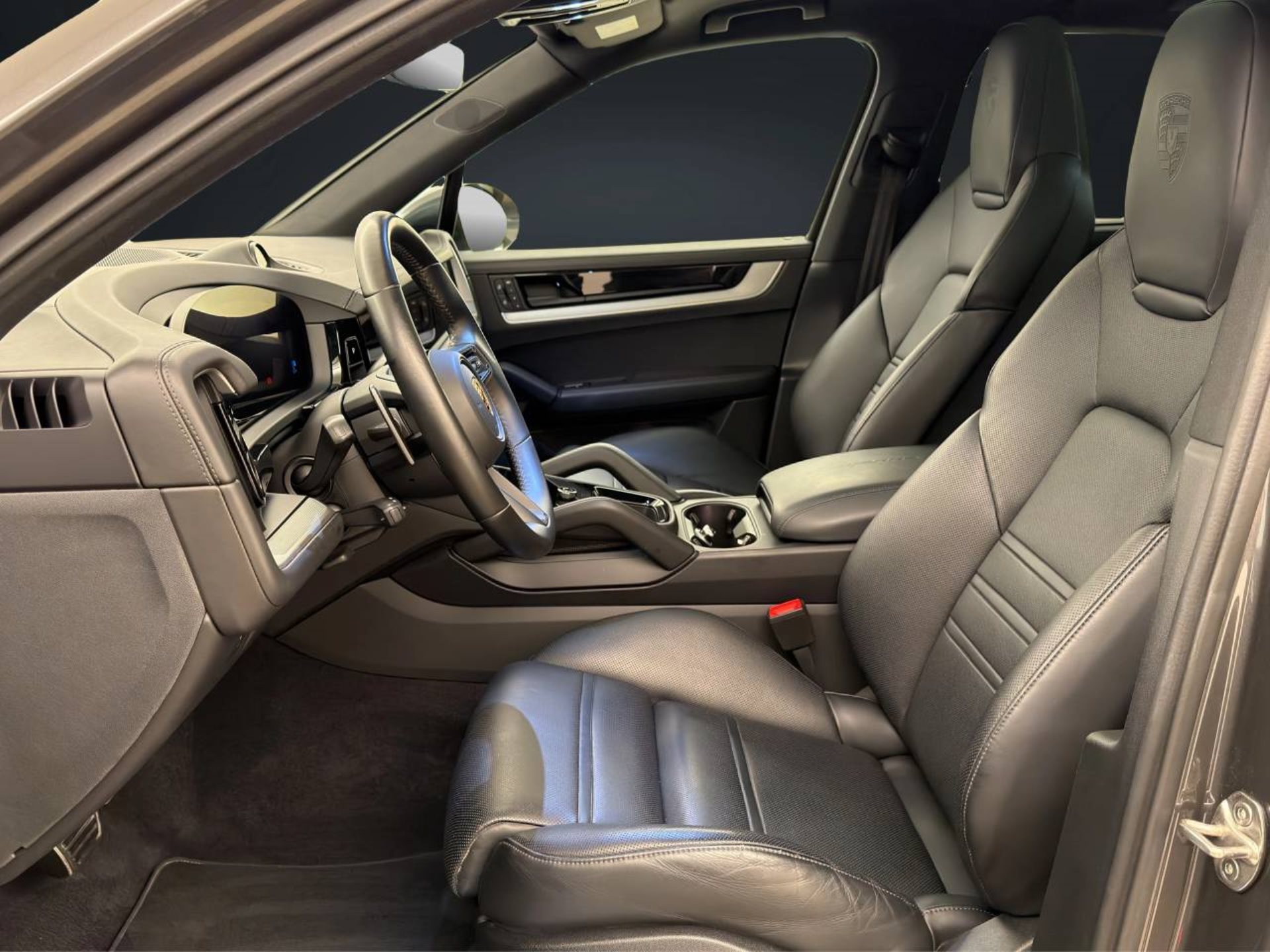 PORSCHE Cayenne S E-Hybrid-image-4